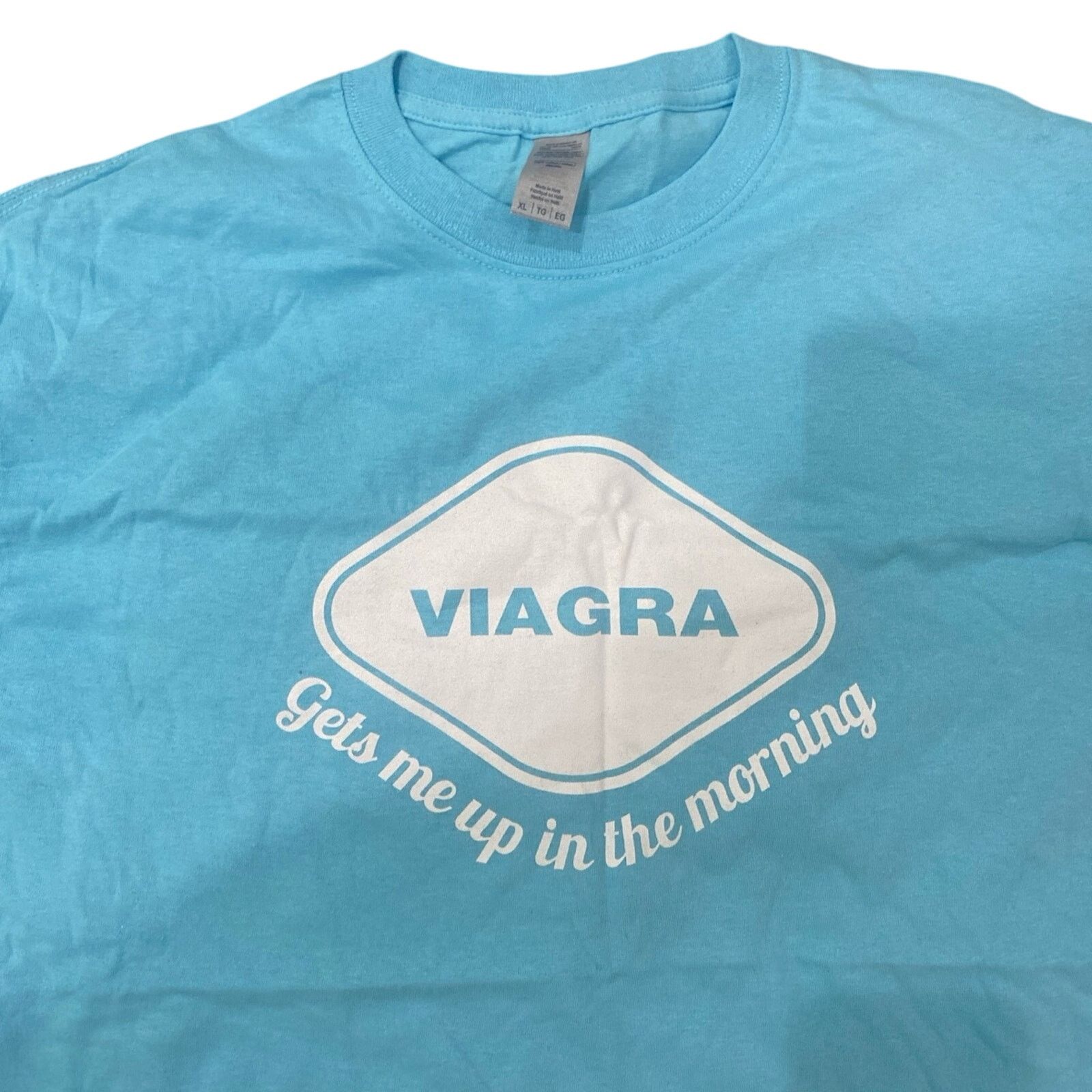 Gildan Gets Me Up in The Morning Graphic T-Shirt in Blue, Size XL Size US XL / EU 56 / 4 - 2 Thumbnail
