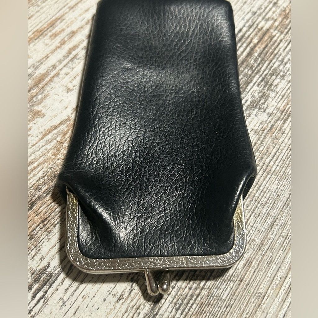 The Unbranded Brand Vintage Black leather coin purse with silver metal frame Size ONE SIZE - 2 Thumbnail