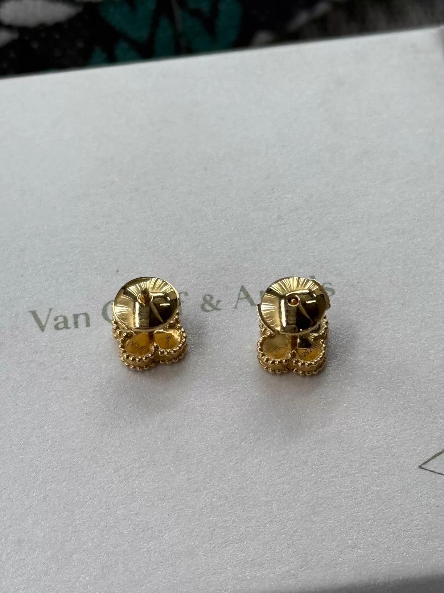 Van Cleef & Arpels VCA Alhambra White MOP Small Earrings Box Size ONE SIZE - 4 Thumbnail
