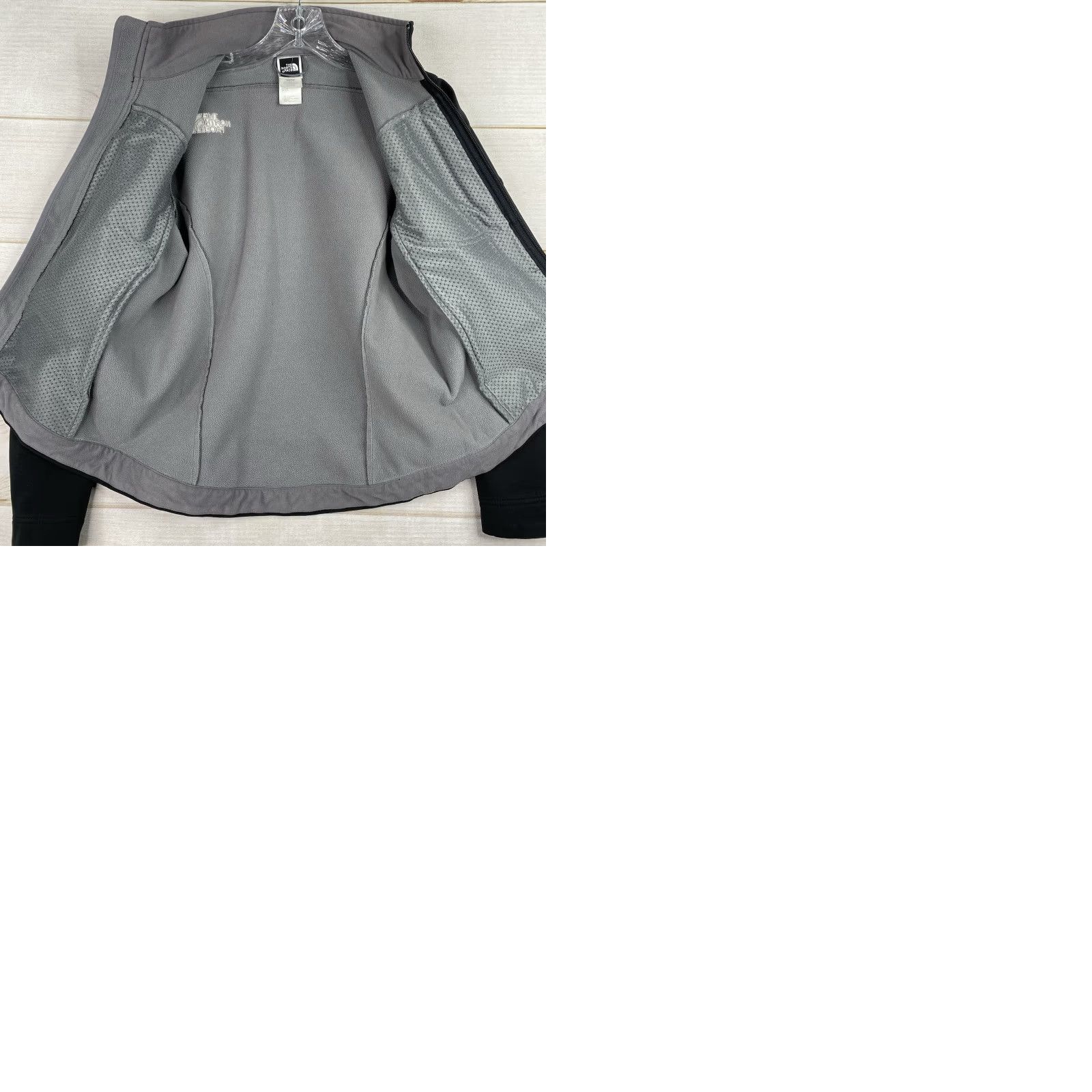 The North Face **The North Face Women's XS Black Softshell Jacket Full Zip Mock Neck** User: **The North Face Women's XS Black Softshell Jacket Full Zip Mock Neck** Size XS / US 0-2 / IT 36-38 - 9 Thumbnail