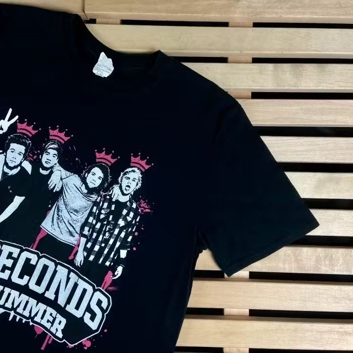 Band Tees × Vintage Mens Vintage T Shirt 5 Seconds Of Summer Size L 2016 Size US L / EU 52-54 / 3 - 2 Thumbnail