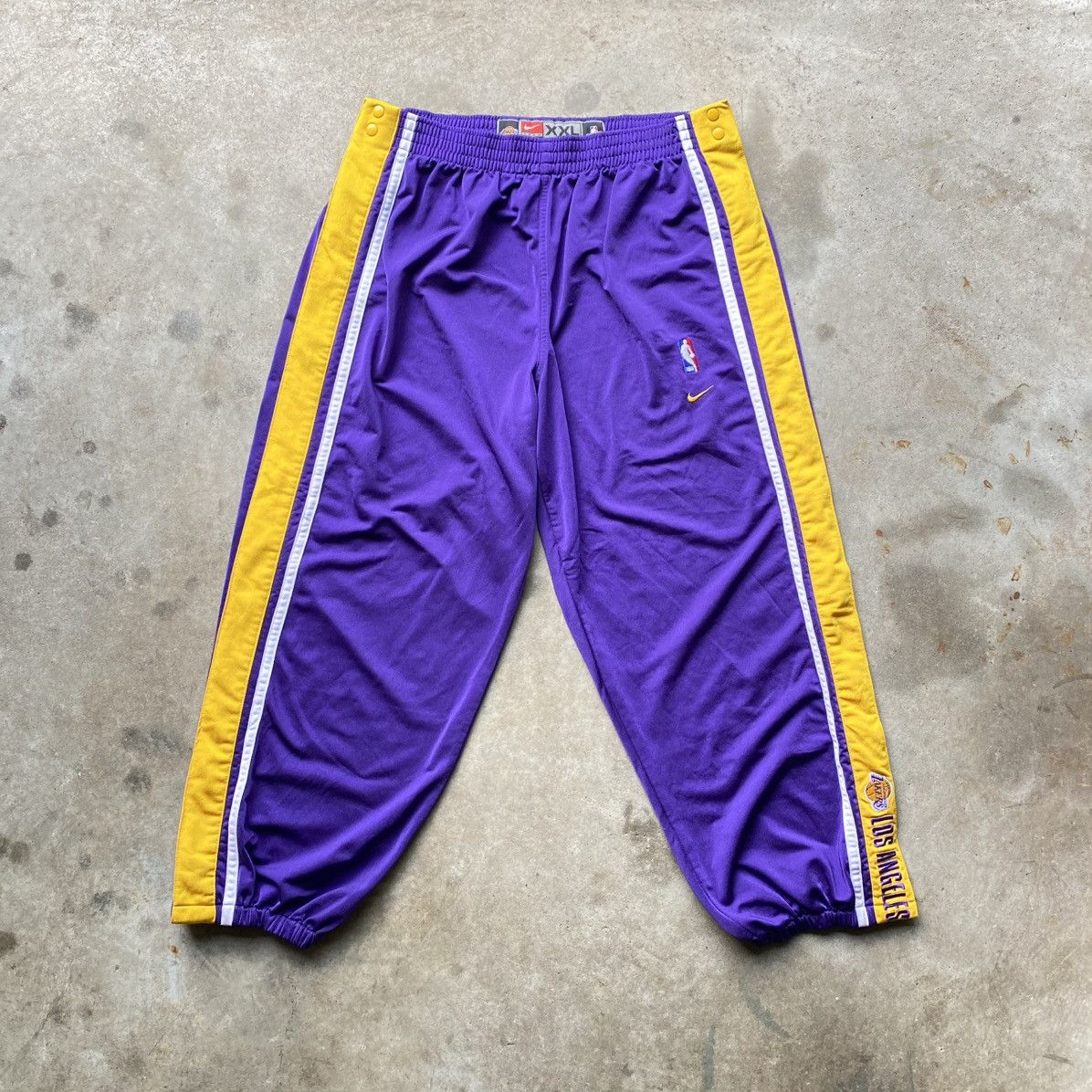 Nike vintage Y2K NIKE LA LAKERS NBA Break Away Kobe sweatpants Size US 36 / EU 52 - 1 Thumbnail