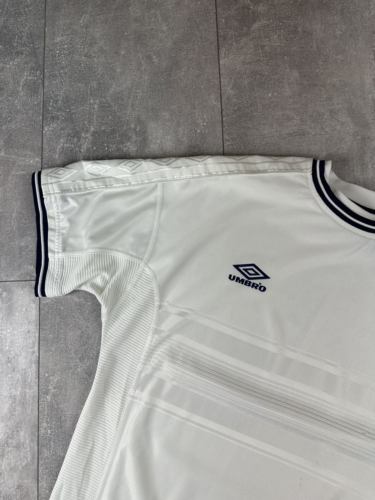Umbro Umbro England Home 1999/01 Soccer Football Jersey Size US XL / EU 56 / 4 - 4 Thumbnail