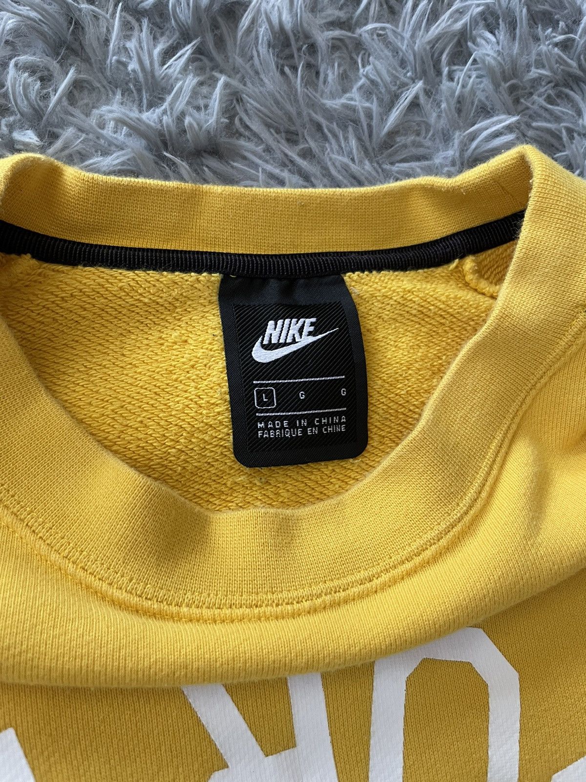 Designer × Nike Oversized Yellow Nike Sportswear Crewneck Pullover Size US L / EU 52-54 / 3 - 3 Thumbnail