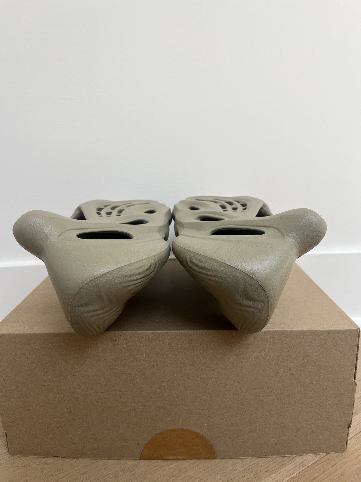 Yeezy Yeezy Foam Runner Size US 10 / EU 43 - 5 Thumbnail