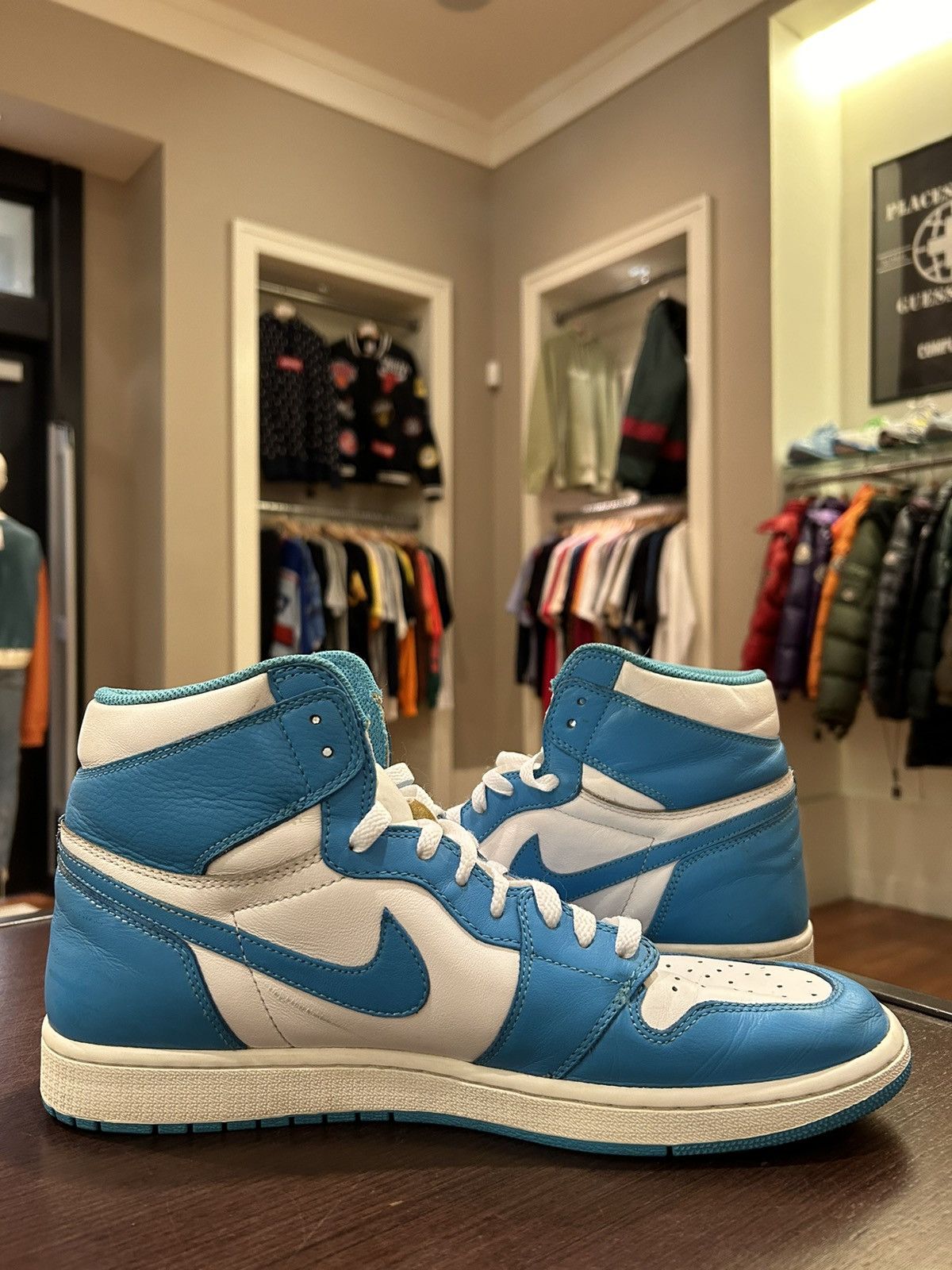 Jordan Brand Jordan 1 Retro High OG UNC Size US 13 / EU 46 - 4 Thumbnail