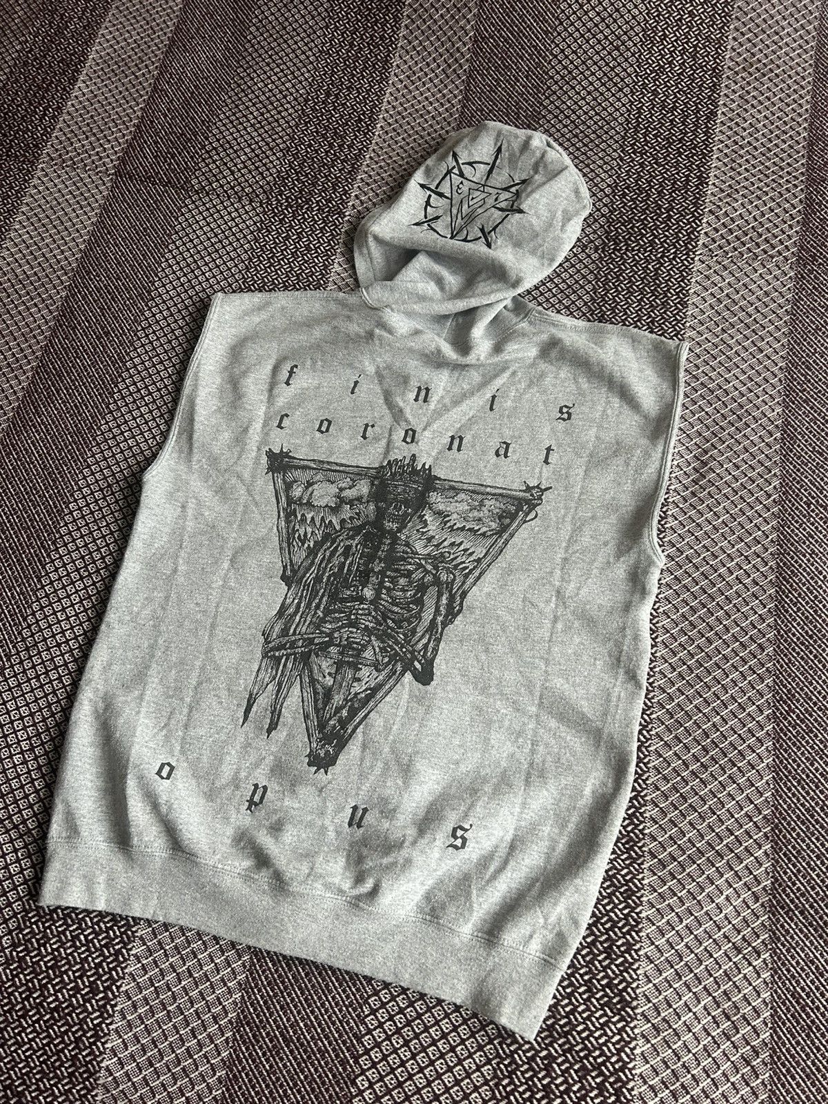 Vintage Vintage Vest Grey Tribal Skull Print Y2K Size M Streetwear Size US M / EU 48-50 / 2 - 2 Thumbnail