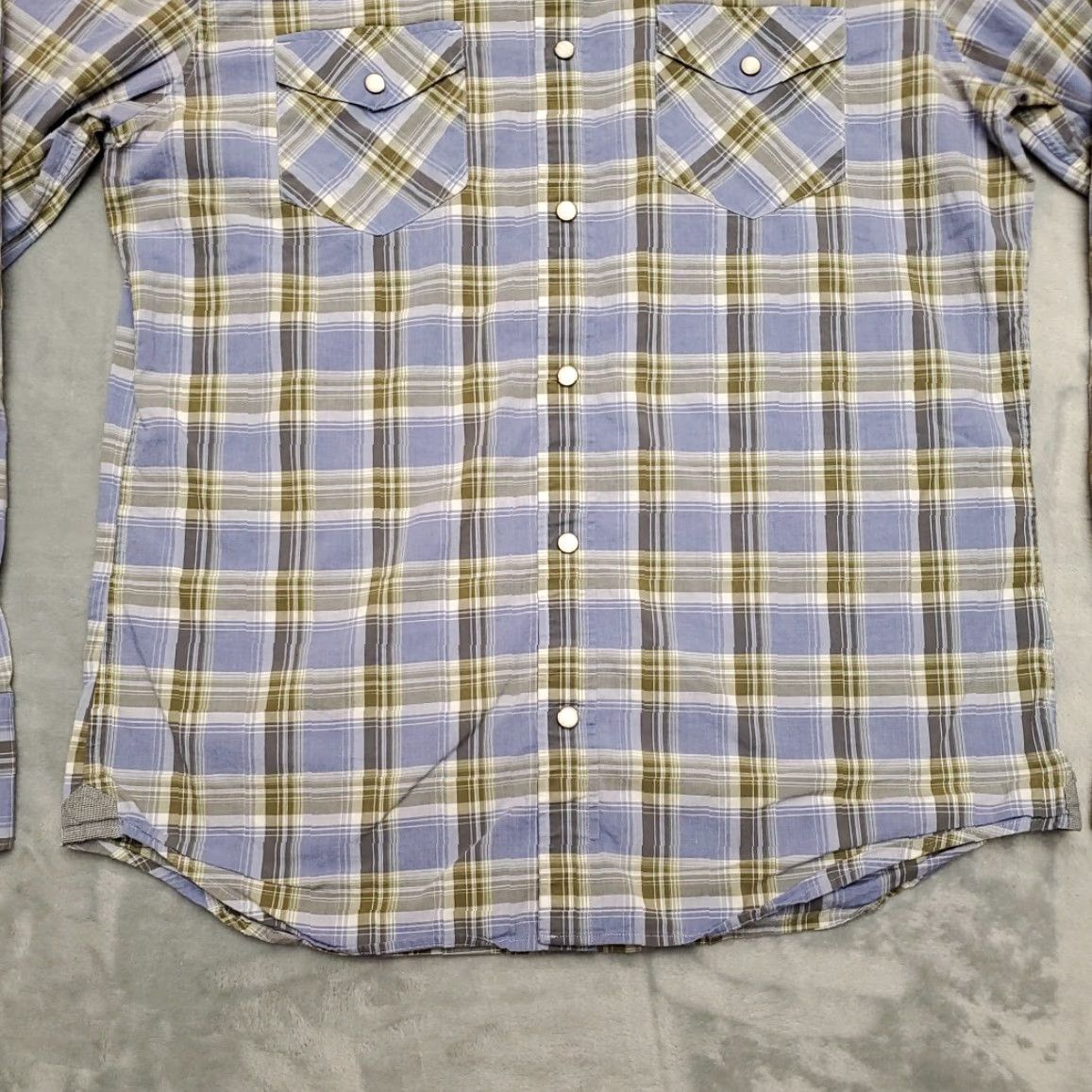 Banana Republic Banana Republic Shirt Mens 15.5 Multcolor Plaid Pearl Snap Classic Button Casual Shirt Mens M Multicolor Plaid Casual Button-Up Size US M / EU 48-50 / 2 - 2 Thumbnail
