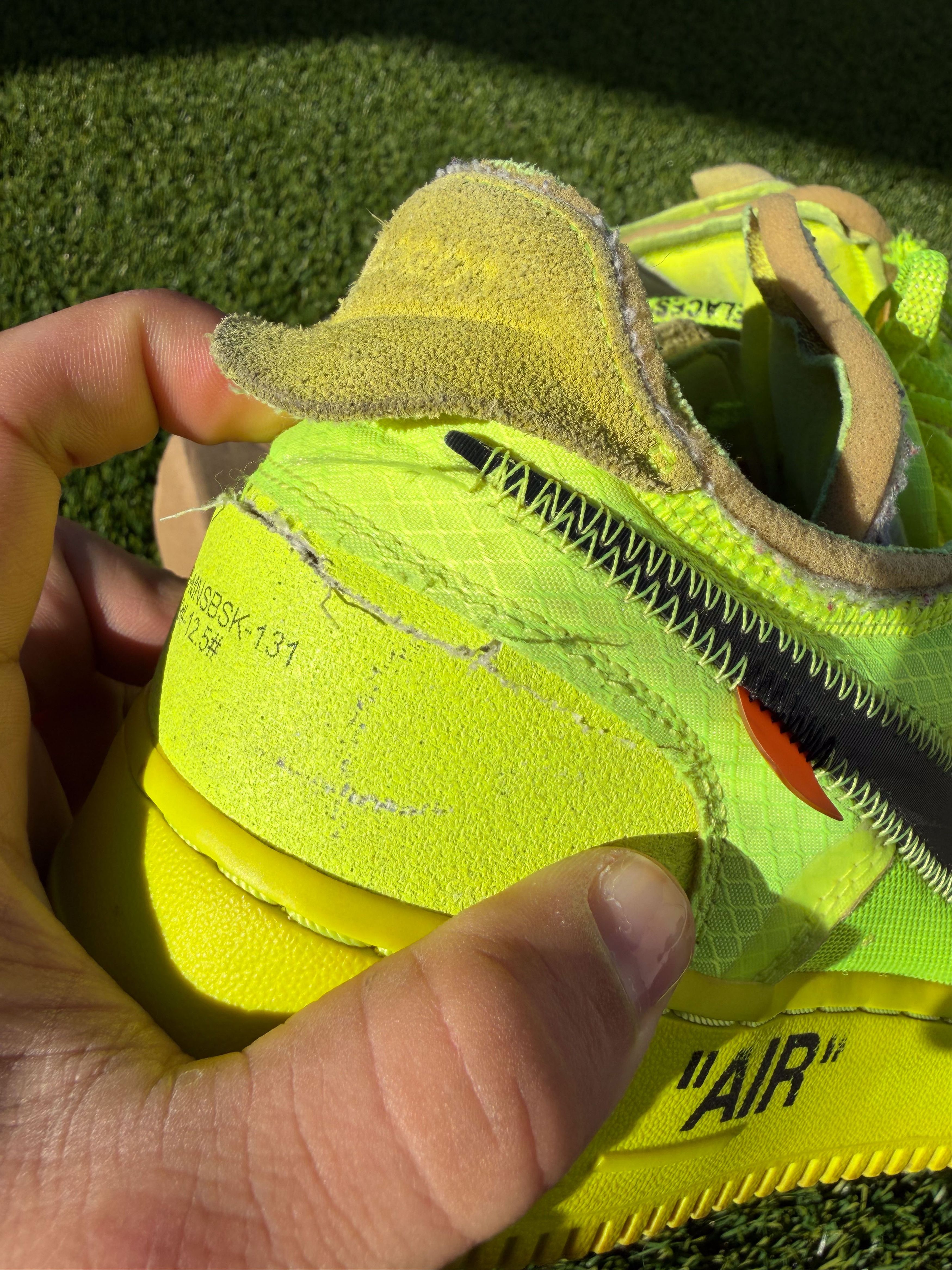 Nike × Off-White Volt Air Force 1 Virgil Abloh Off- White Size US 9.5 / EU 42-43 - 2 Thumbnail