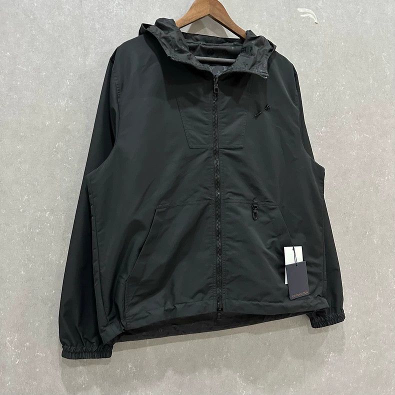 Louis Vuitton Louis Vuitton Black pin reversible jacket Size US M / EU 48-50 / 2 - 2 Thumbnail