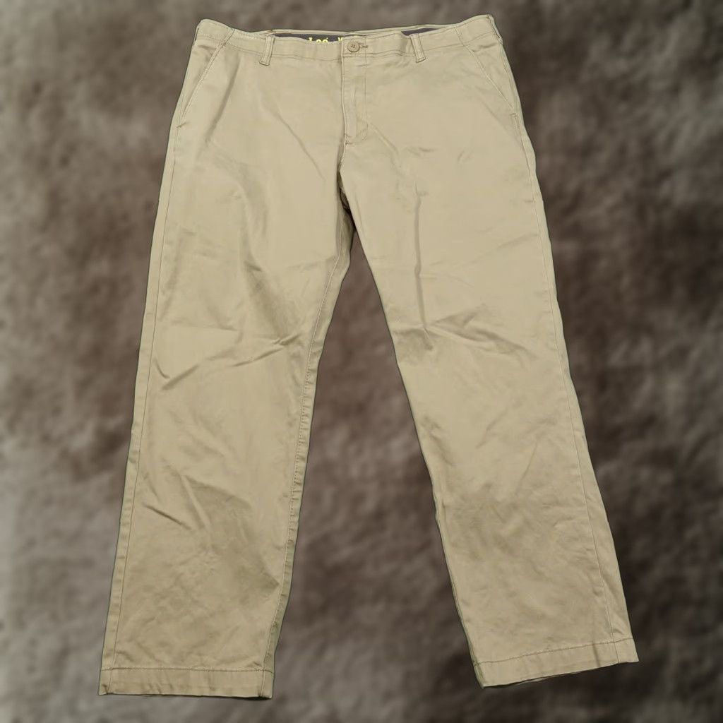 Lee LEE Beig e Khaki Chino Pants Mens 38x30 X-Treme Comfort Regular Inseam 30 - Flat Front, Beltless, Pre-Owned, Size 38 Regular Mens Size US 38 / EU 54 - 1 Thumbnail
