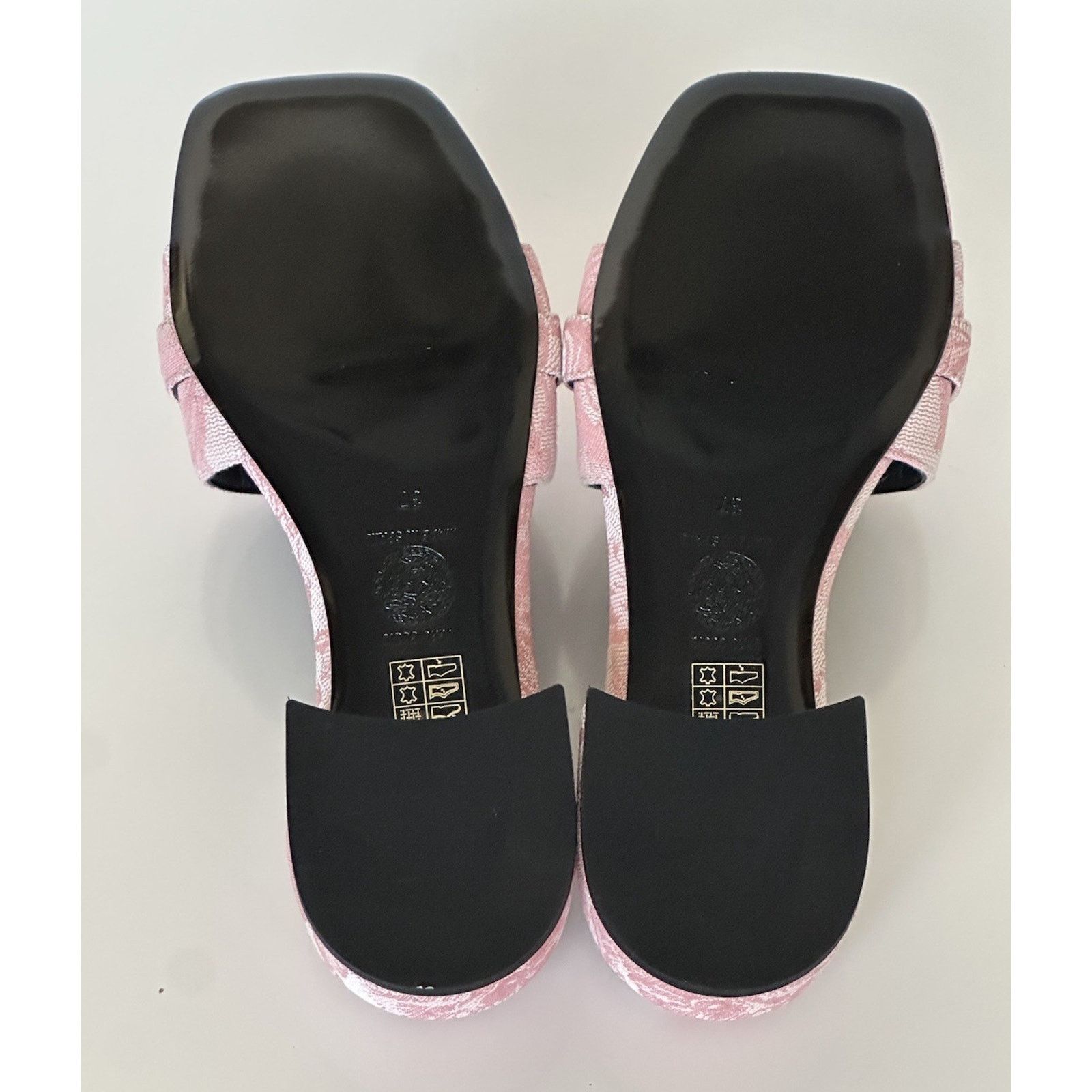 Versace VERSACE Women's Medusa Head Baby Pink Sandals 7 US 1014748 Size US 7 / IT 37 - 15 Thumbnail