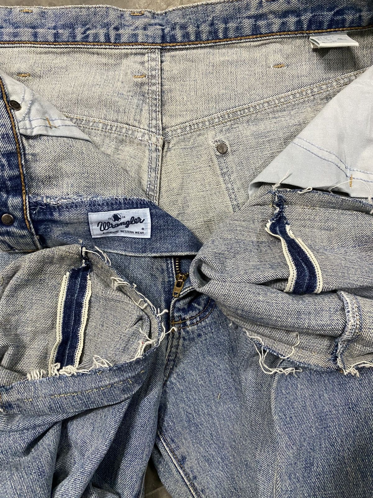 Vintage × Wrangler Vintage Wrangler Blue Bell Selvedge Washed Blue @257 Size US 33 - 14 Thumbnail