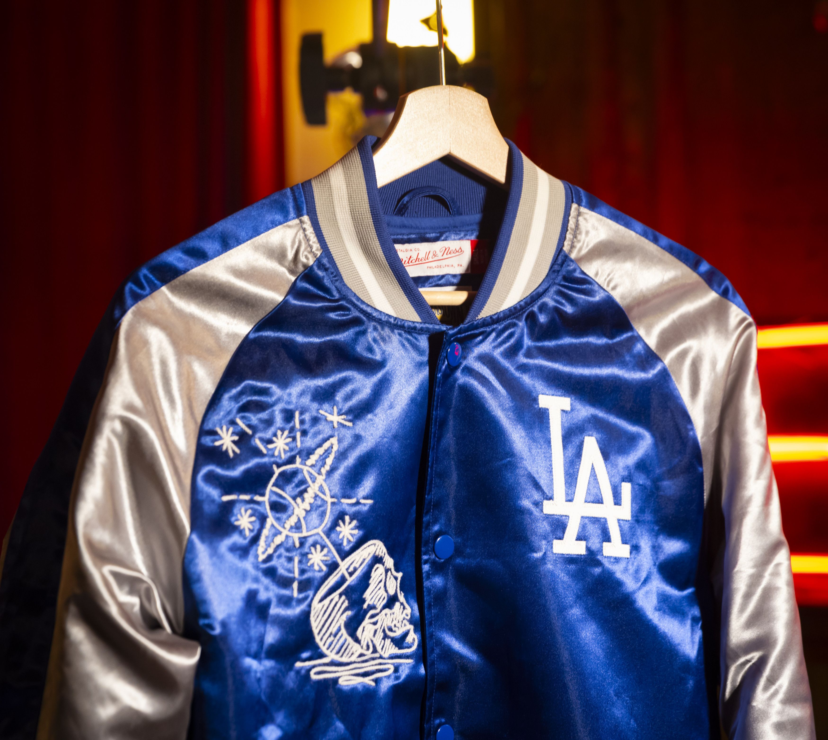 Mitchell & Ness LA Dodgers rare Mitchell & Ness x The Hideaway satin jacket Size US S / EU 44-46 / 1 - 2 Thumbnail