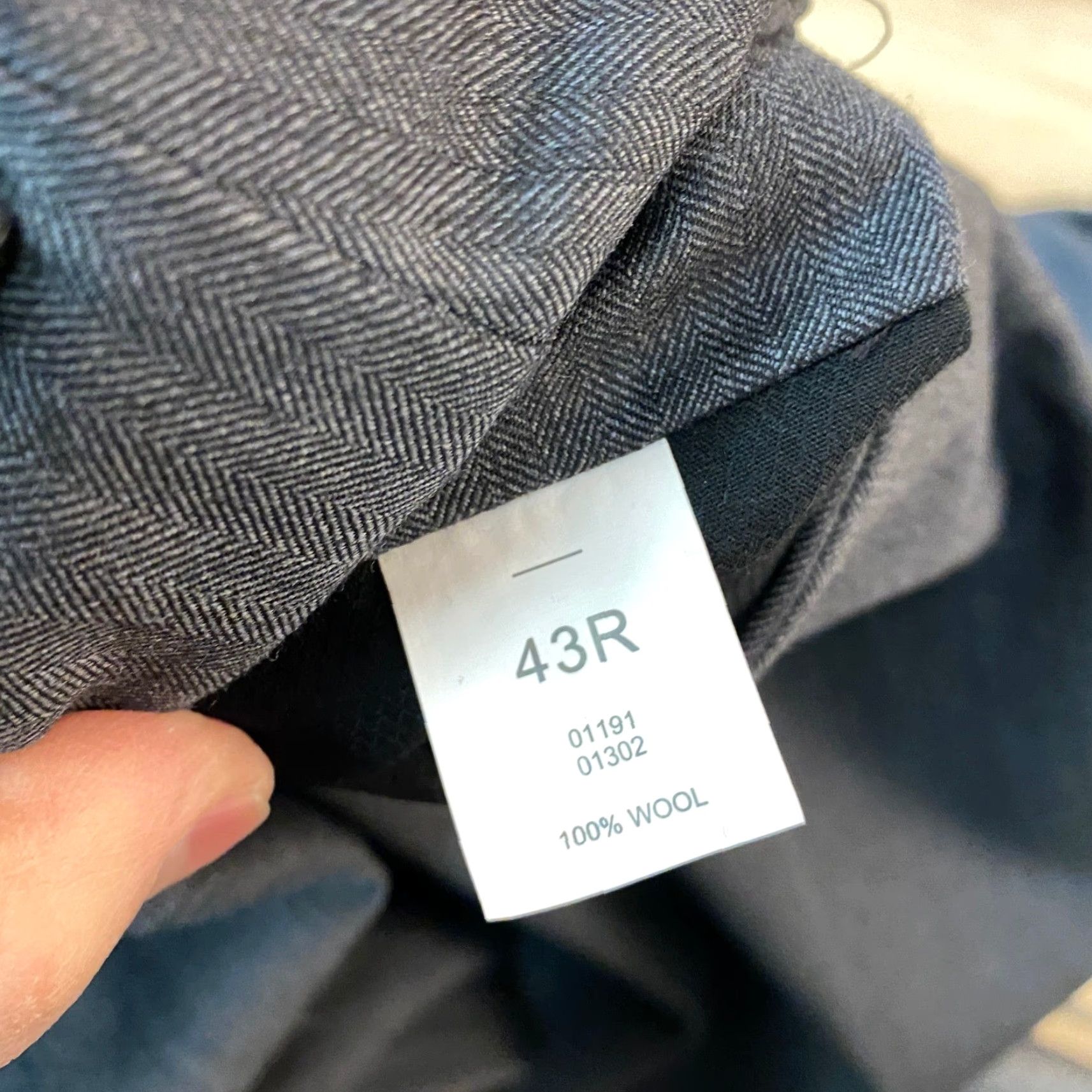 Jos. A. Bank Jos A Bank Signature Collection Wool Suit 48R Charcoal Gray Herringbone 43 Pants Size 48R - 2 Thumbnail
