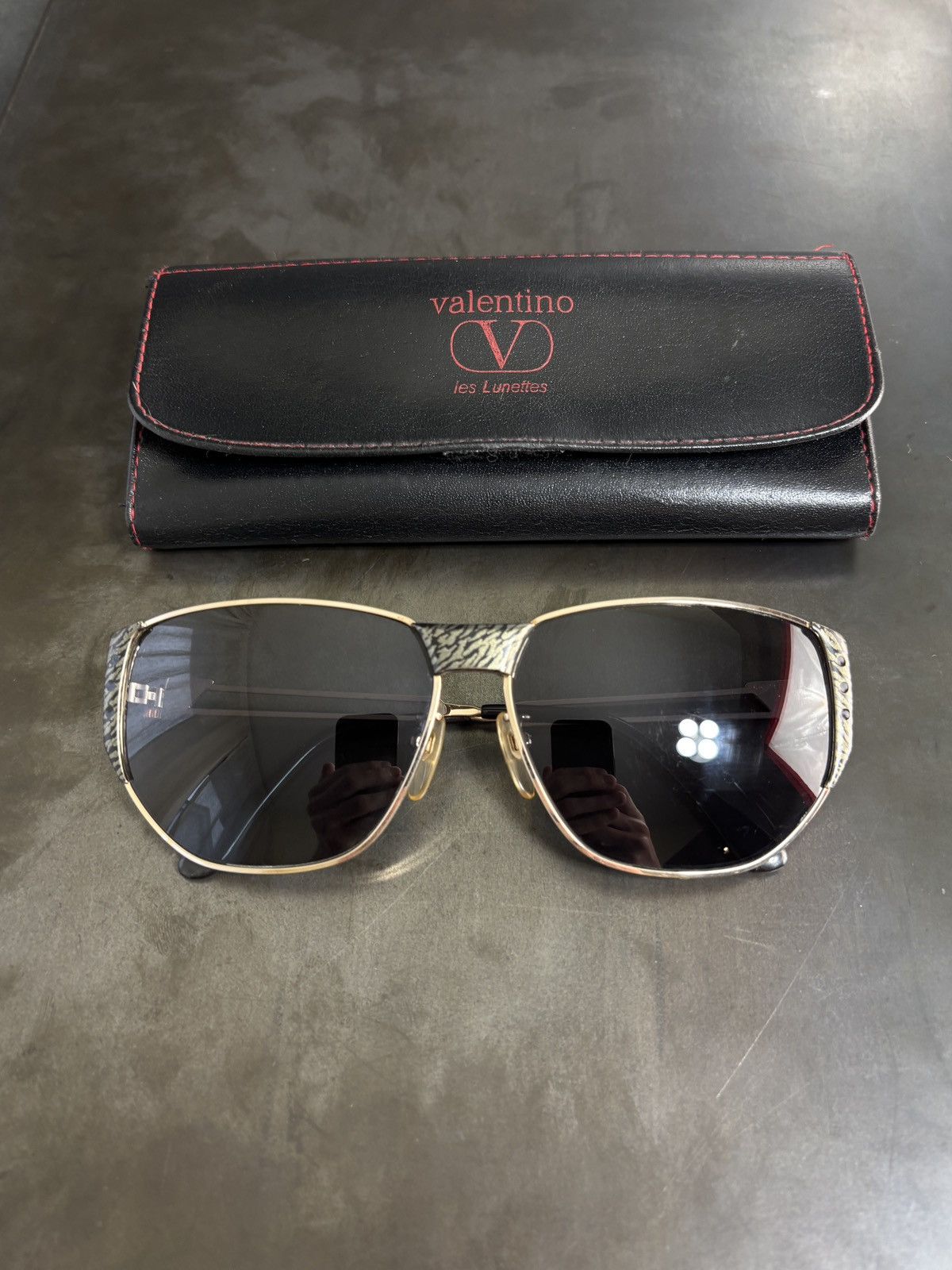 Valentino 1980s Vintage Valentino Sunglasses Metal Aviator 5419 Case Size ONE SIZE - 2 Thumbnail
