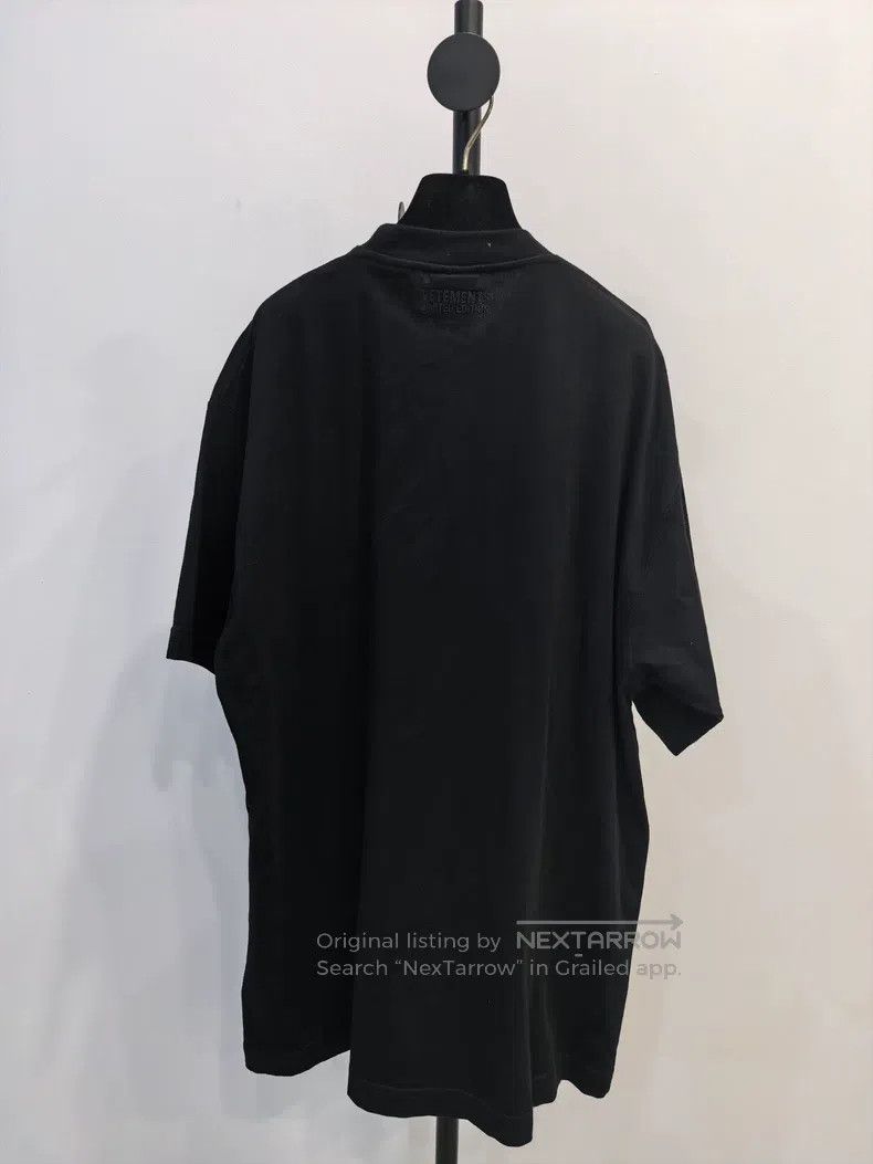 Vetements Vetements Classic Black Short Sleeve T-Shirt with Unique S Size US XS / EU 42 / 0 - 5 Thumbnail