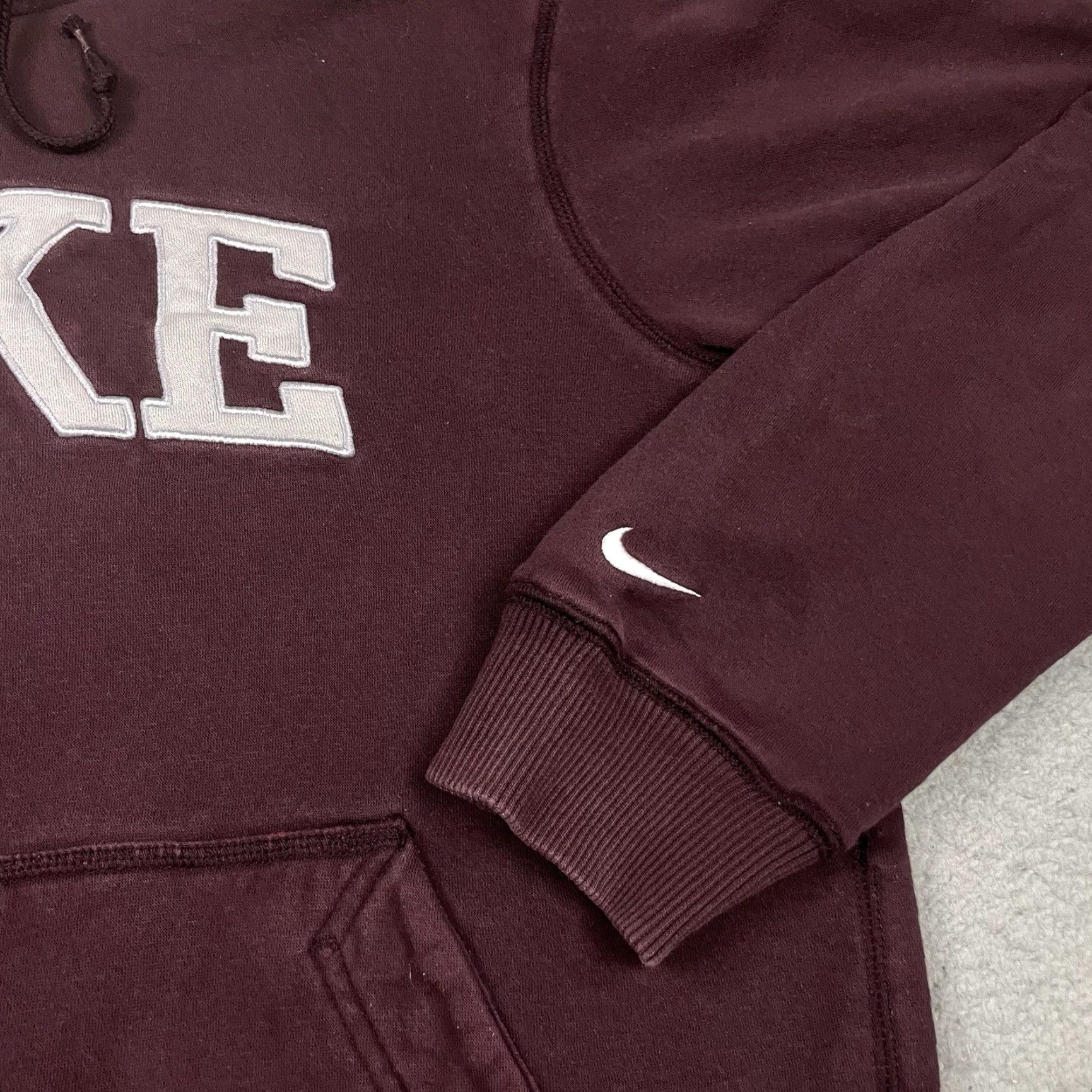 Nike Nike Sweatshirt Hoodie Men Adult Medium Red Embroidered Swoosh Distressed 90s USA Sports Pullover Size US M / EU 48-50 / 2 - 3 Thumbnail