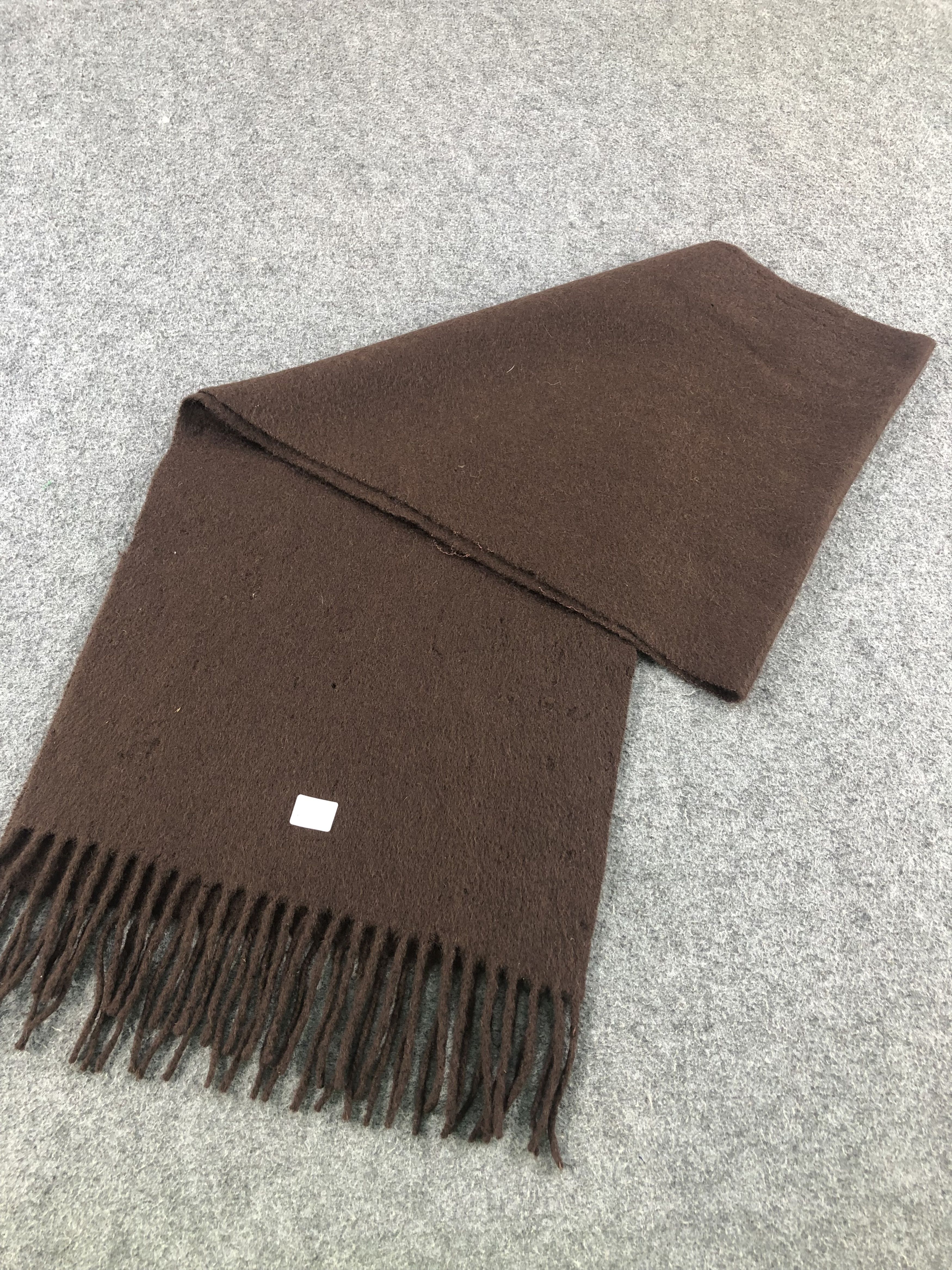 Guy Laroche Guy Laroche Scarf / Muffler / Neckwear Size ONE SIZE - 7 Thumbnail