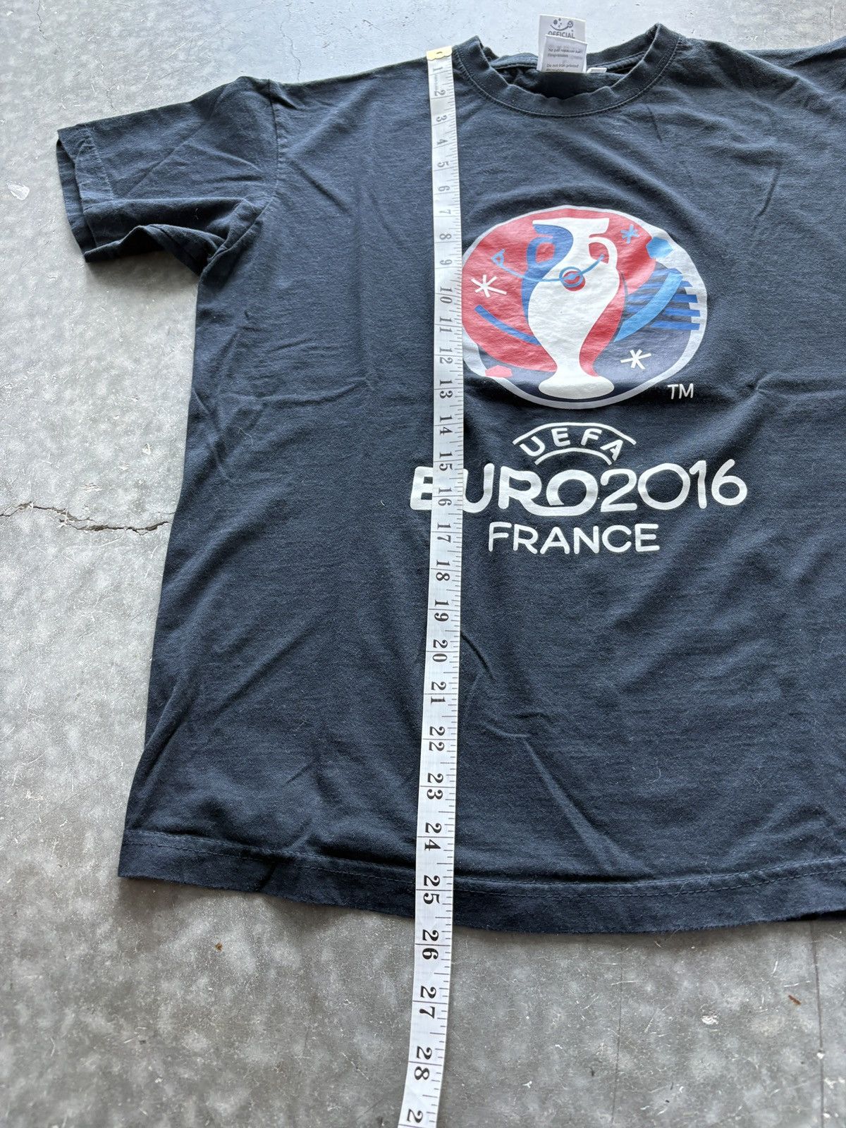 Vintage 2016 UEFA Euro Cup Finals Graphic Tee Size US L / EU 52-54 / 3 - 6 Thumbnail