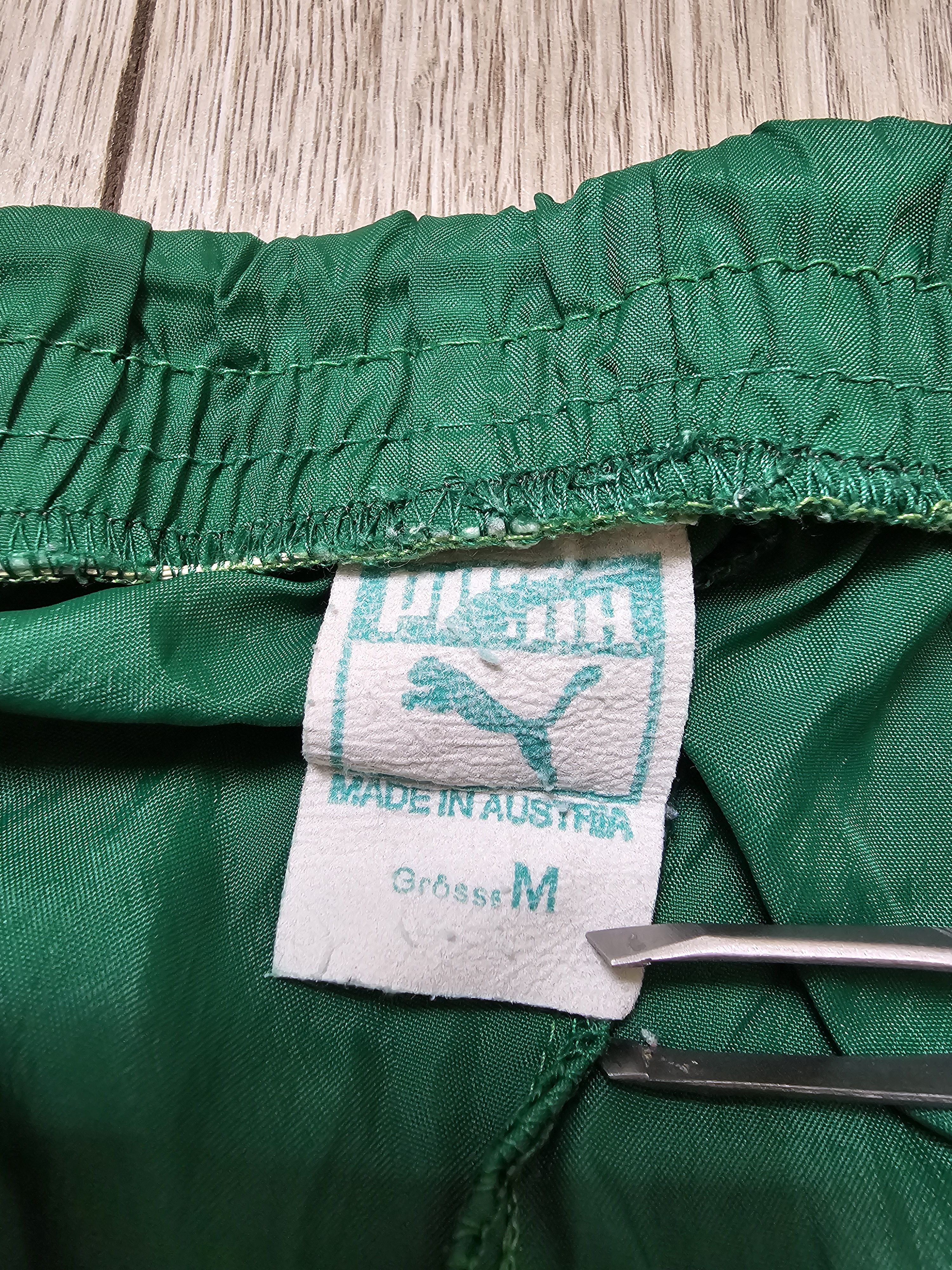 Puma PUMA SHORTS VINTAGE NYLON GREEN 70s SPRINTER RUNNING SHORTS Size US 34 / EU 50 - 5 Thumbnail