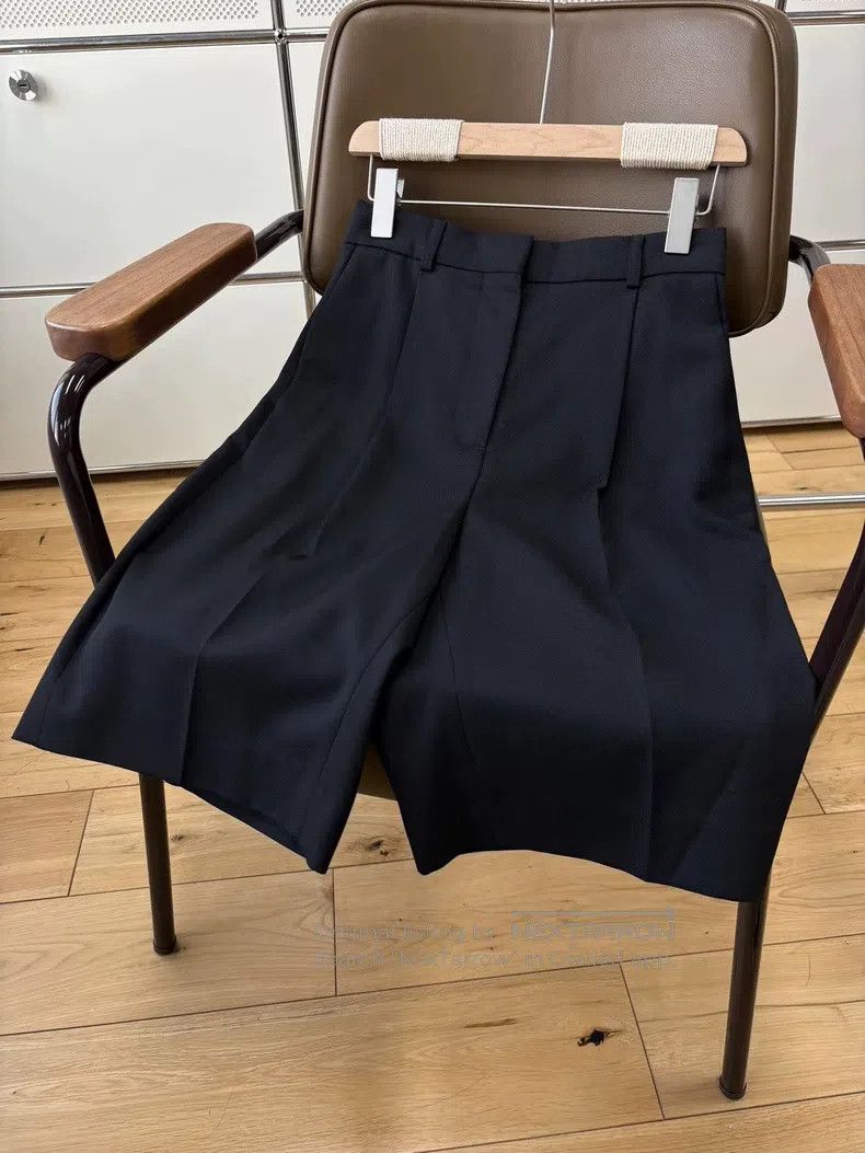 Acne Studios Acne Studios Black wool blend mid-thigh suit short pants Size 24" / US 00 / IT 34 - 4 Thumbnail
