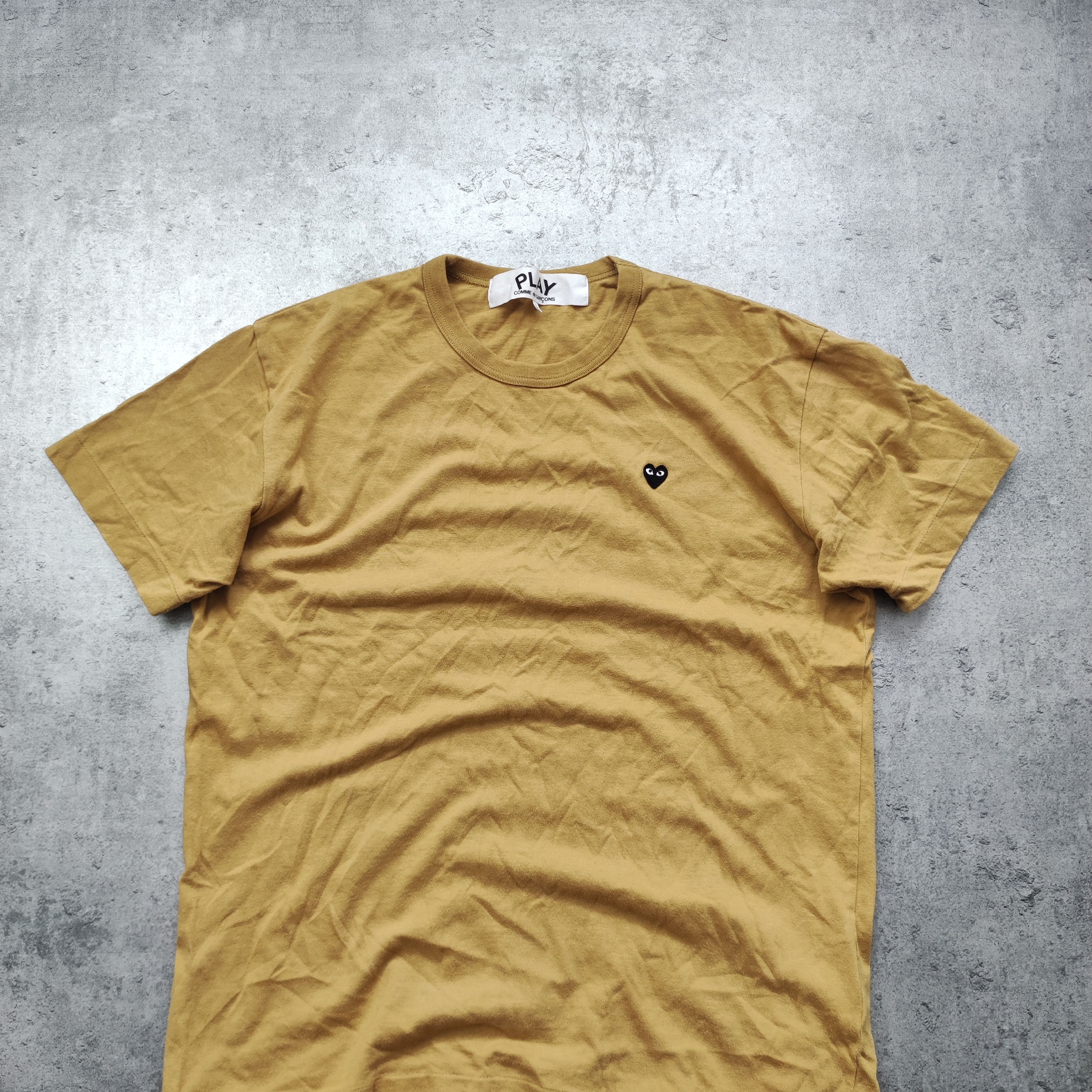 Comme des Garcons PLAY CDG Comme Des Garcons Play Small Heart Yellow Tee Size US L / EU 52-54 / 3 - 3 Thumbnail