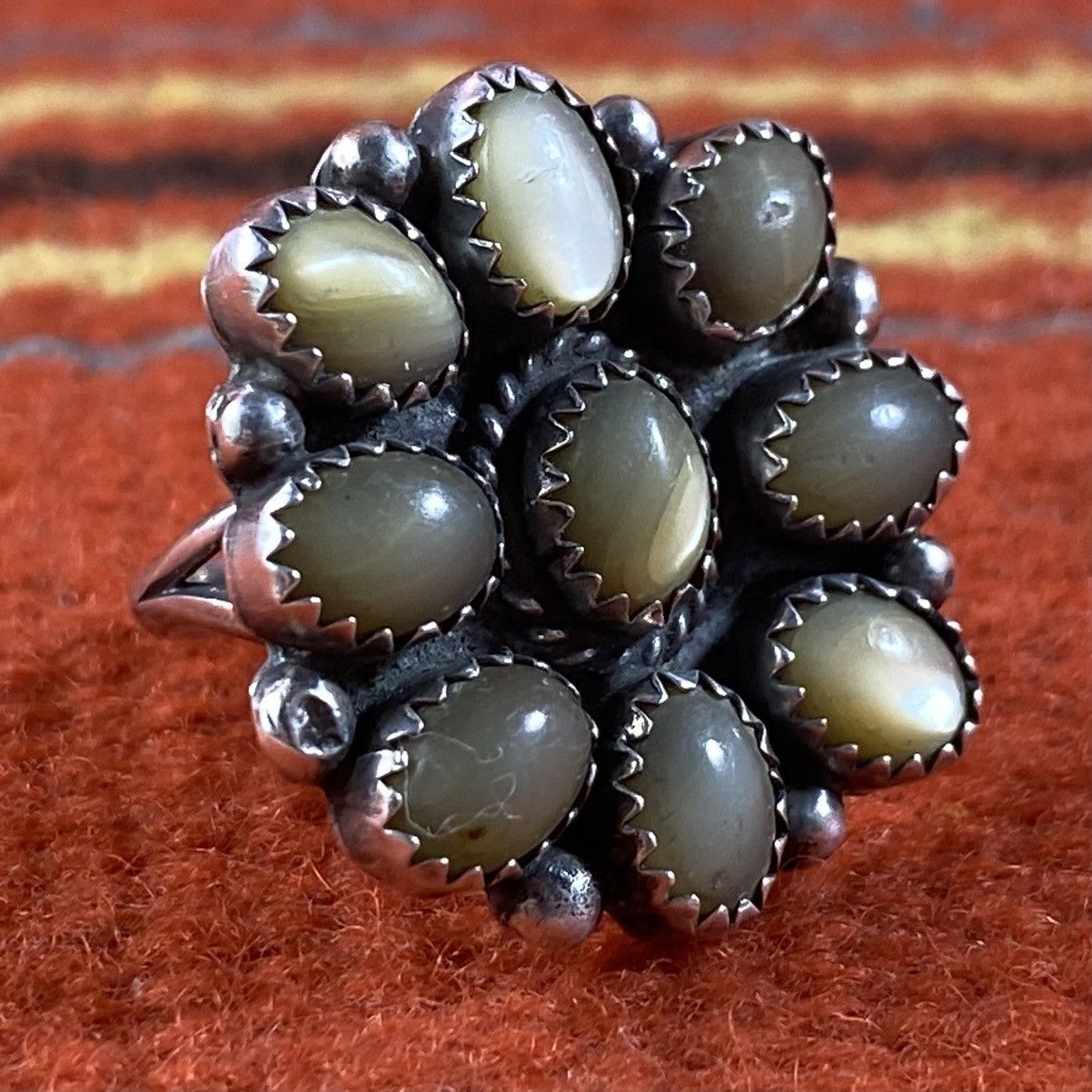 Kapital × Vintage Vtg Zuni Sterling Silver Mother of Pearl Cluster Ring Navajo Size ONE SIZE - 2 Thumbnail