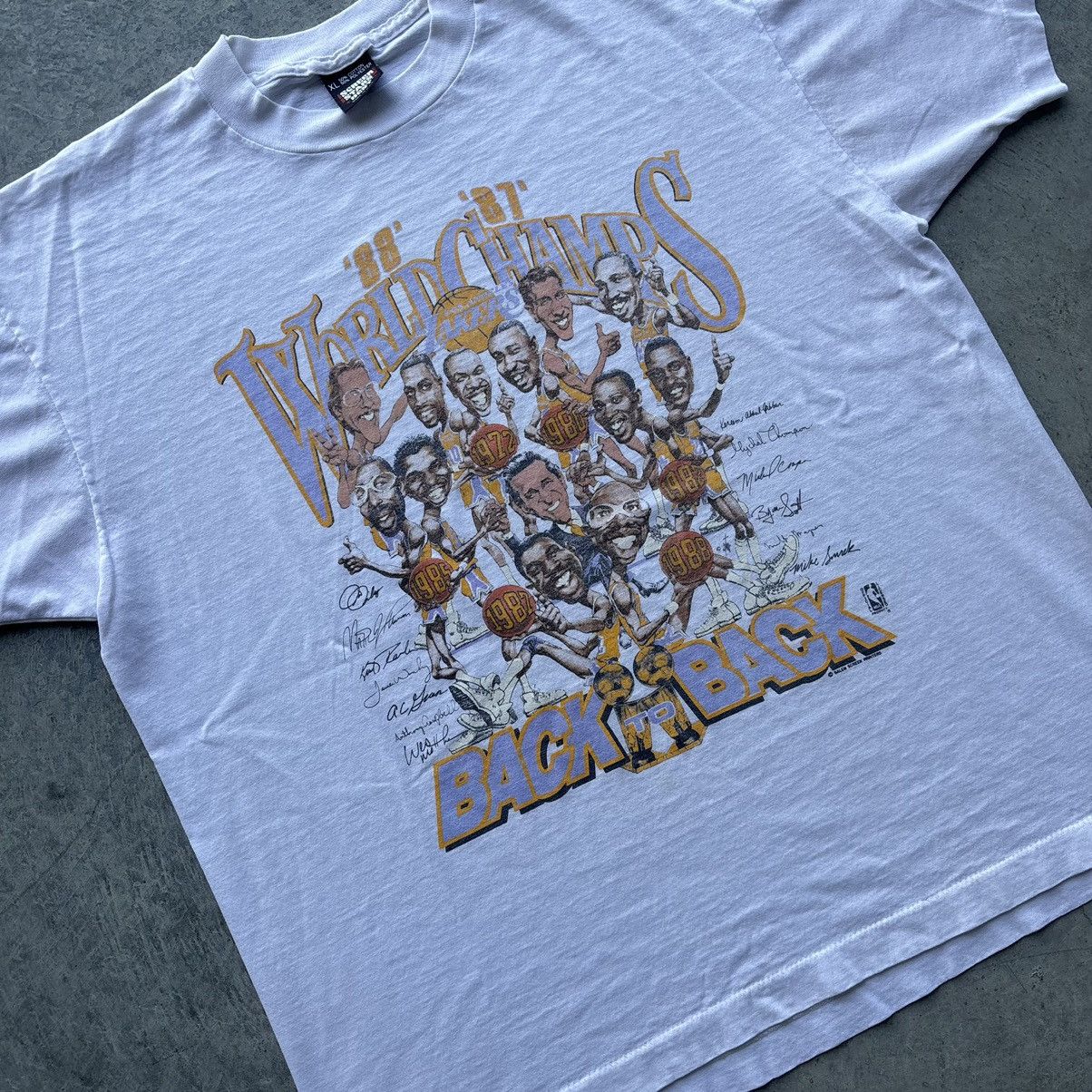 NBA × Vintage 80s Los Angeles Lakers Caricature Tshirt Size US XL / EU 56 / 4 - 2 Thumbnail