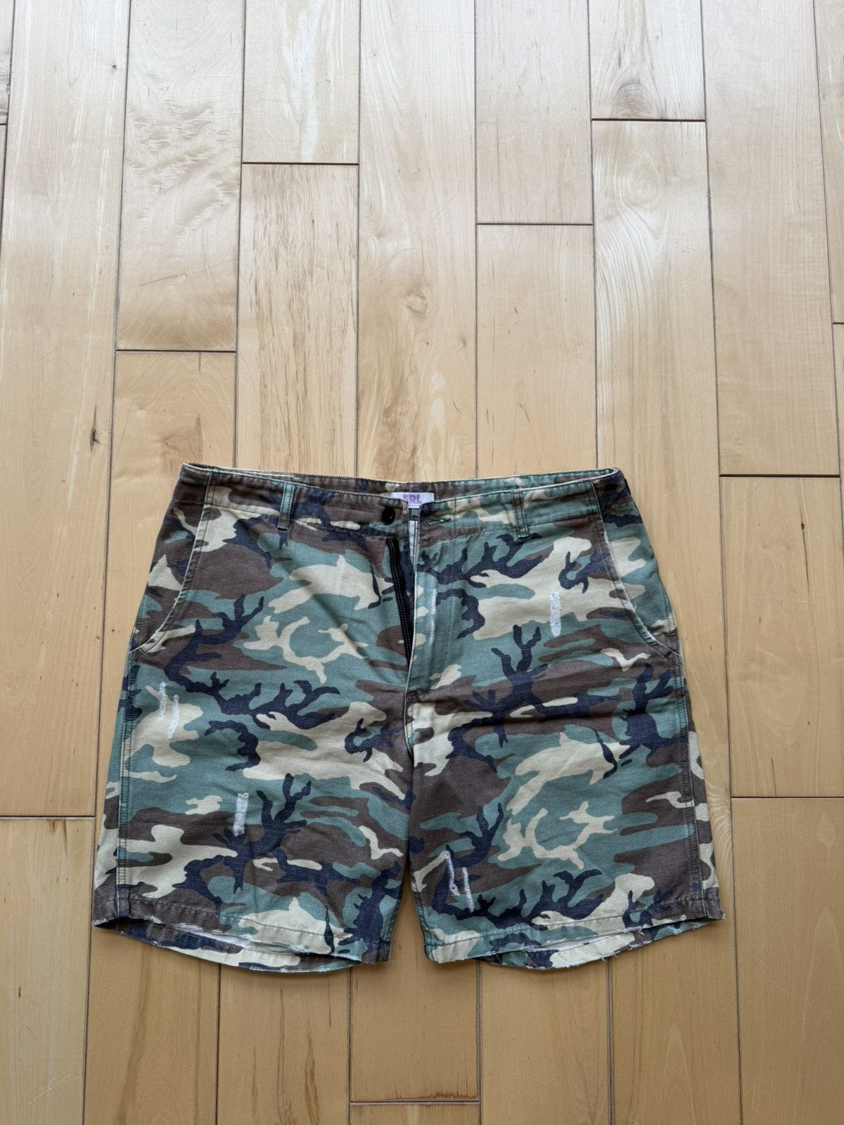 ERL Camo Cargo Shorts Size US 34 / EU 50 - 1 Thumbnail