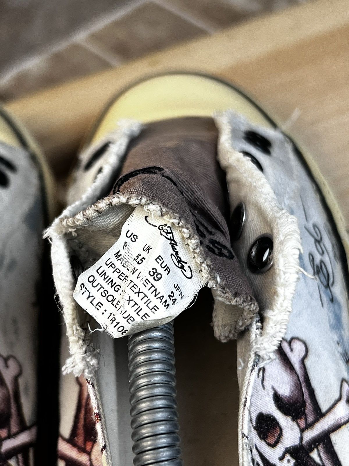 Christian Audigier × Ed Hardy × Vintage Ed Hardy Vintage Skulls Woman’s Beige Shoes Size US 8 / IT 38 - 11 Thumbnail