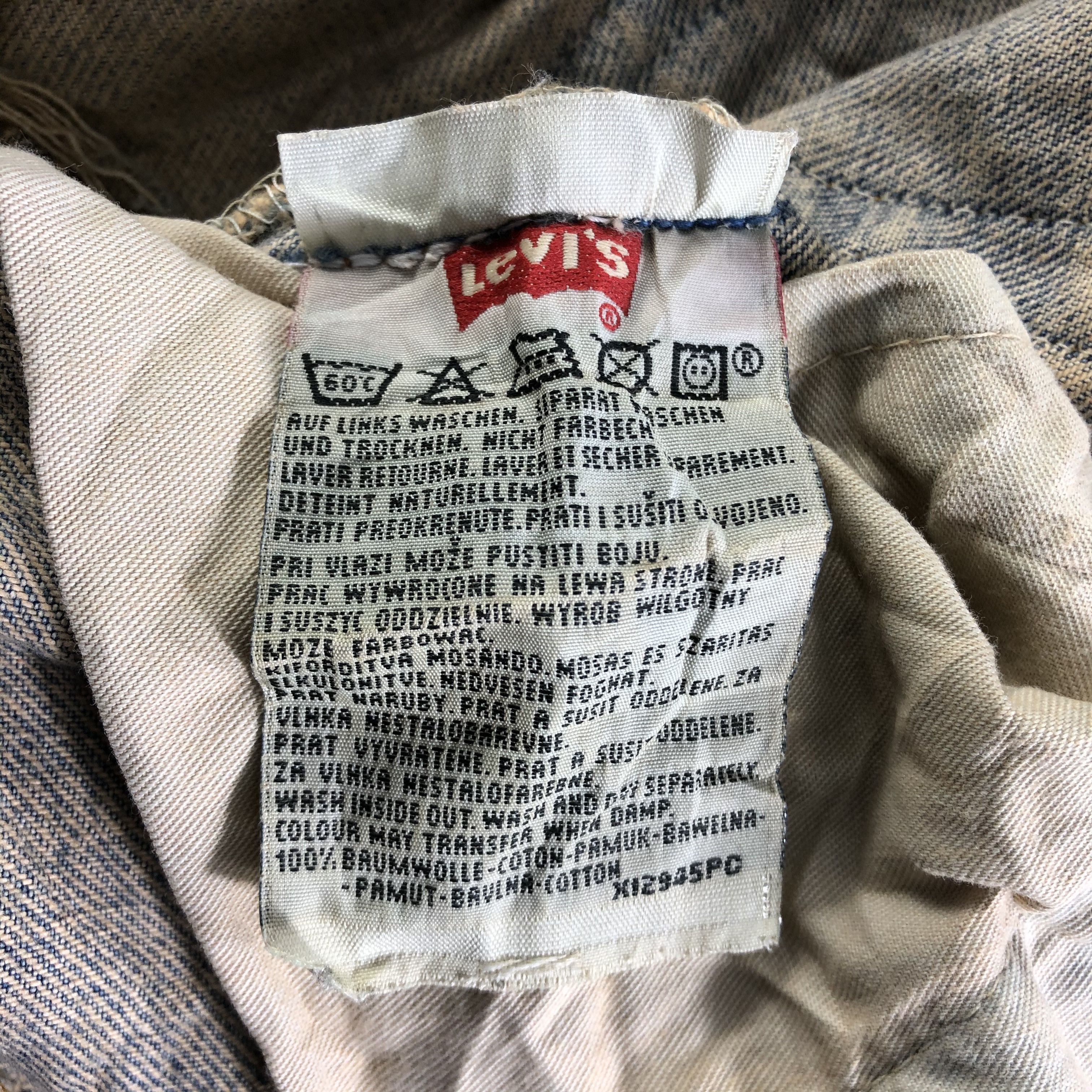 Levi's Vintage 90s Light Wash Levis 501 Jeans-J4602 Size US 33 - 10 Thumbnail