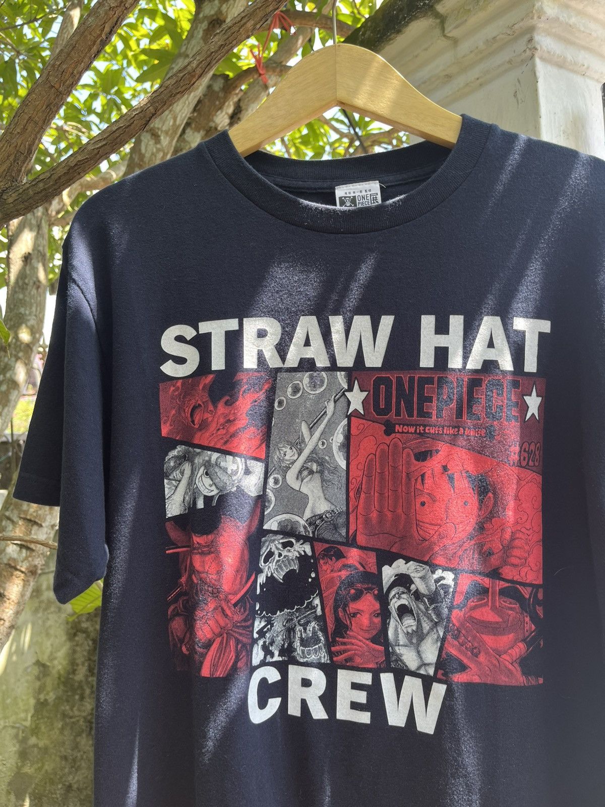 Anime RARE One Piece 10th Anniversarry Anime T-Shirt Size US L / EU 52-54 / 3 - 1 Thumbnail