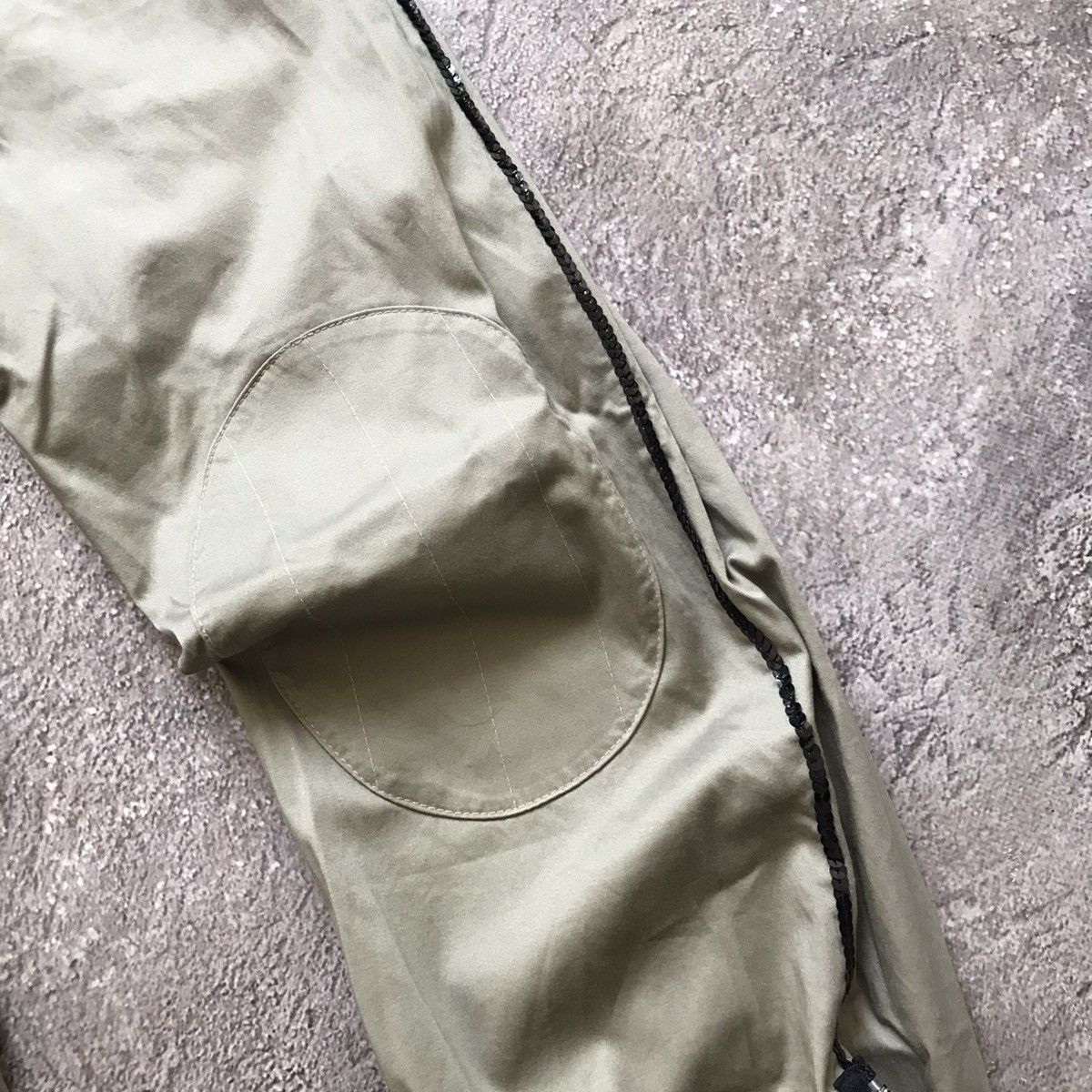 Vintage Vintage 90s Baggy Cargo Parachute Pants Khaki Zip Ankle 29 Size US 29 - 4 Thumbnail