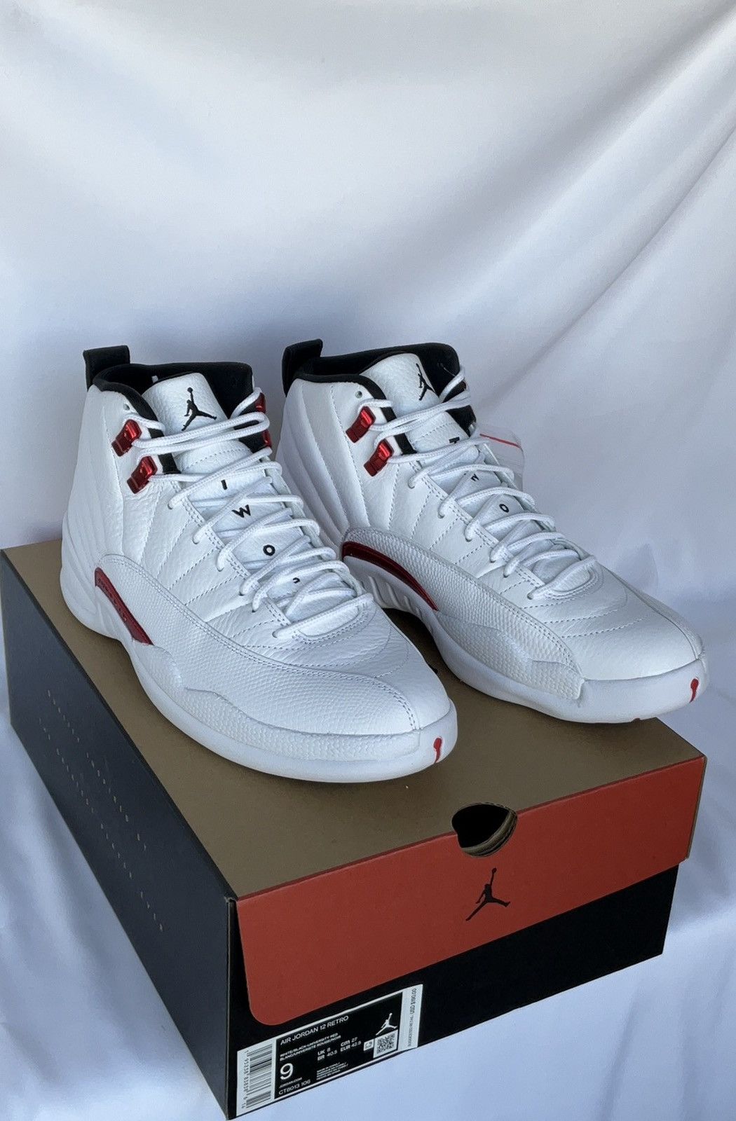 Nike Men’s Nike Ir Jordan 12 Retro NEW Size US 9 / EU 42 - 1 Thumbnail