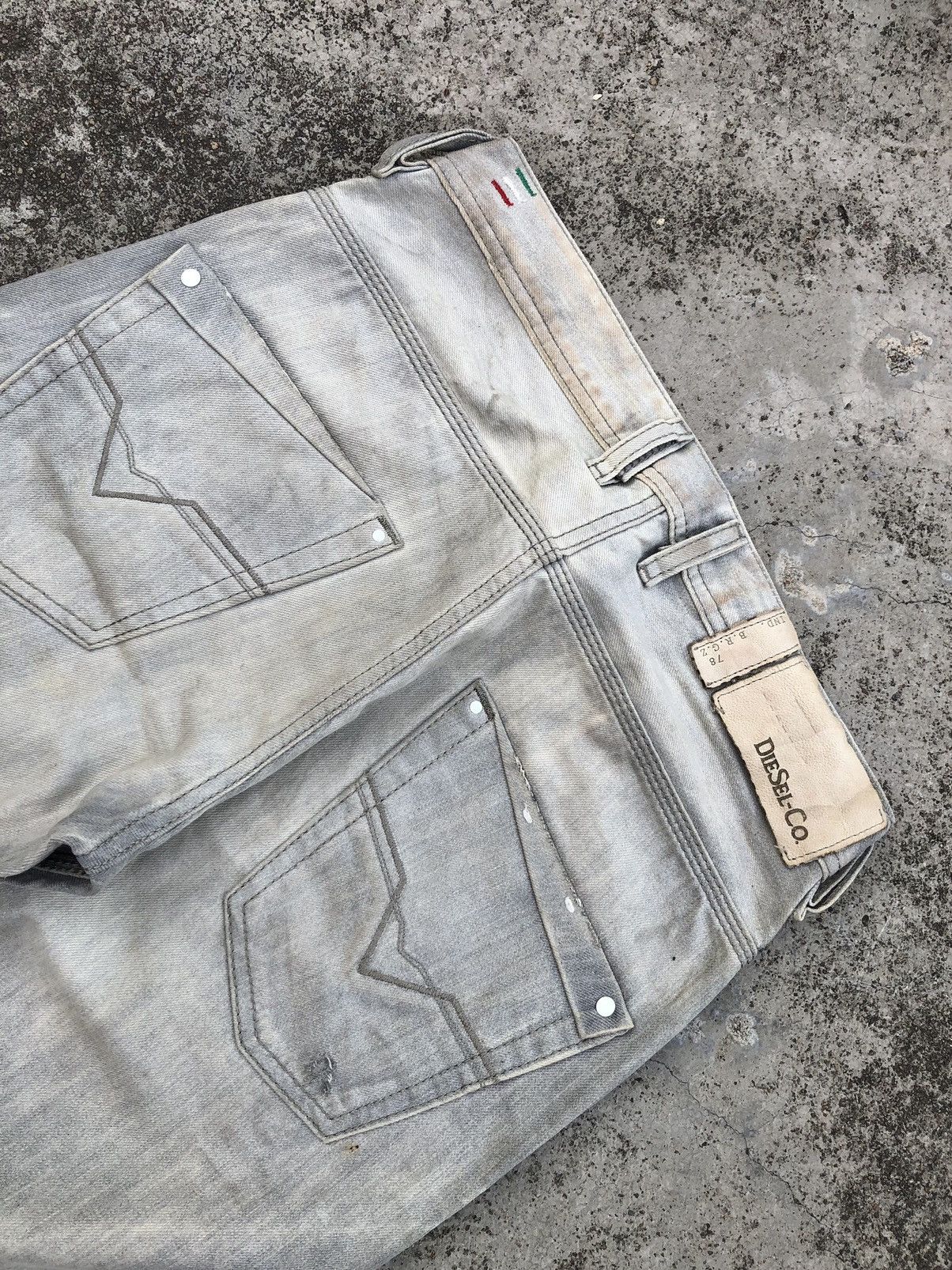 Designer DIESEL KROOLEY WASHED GREY DENIM Size US 28 / EU 44 - 8 Thumbnail