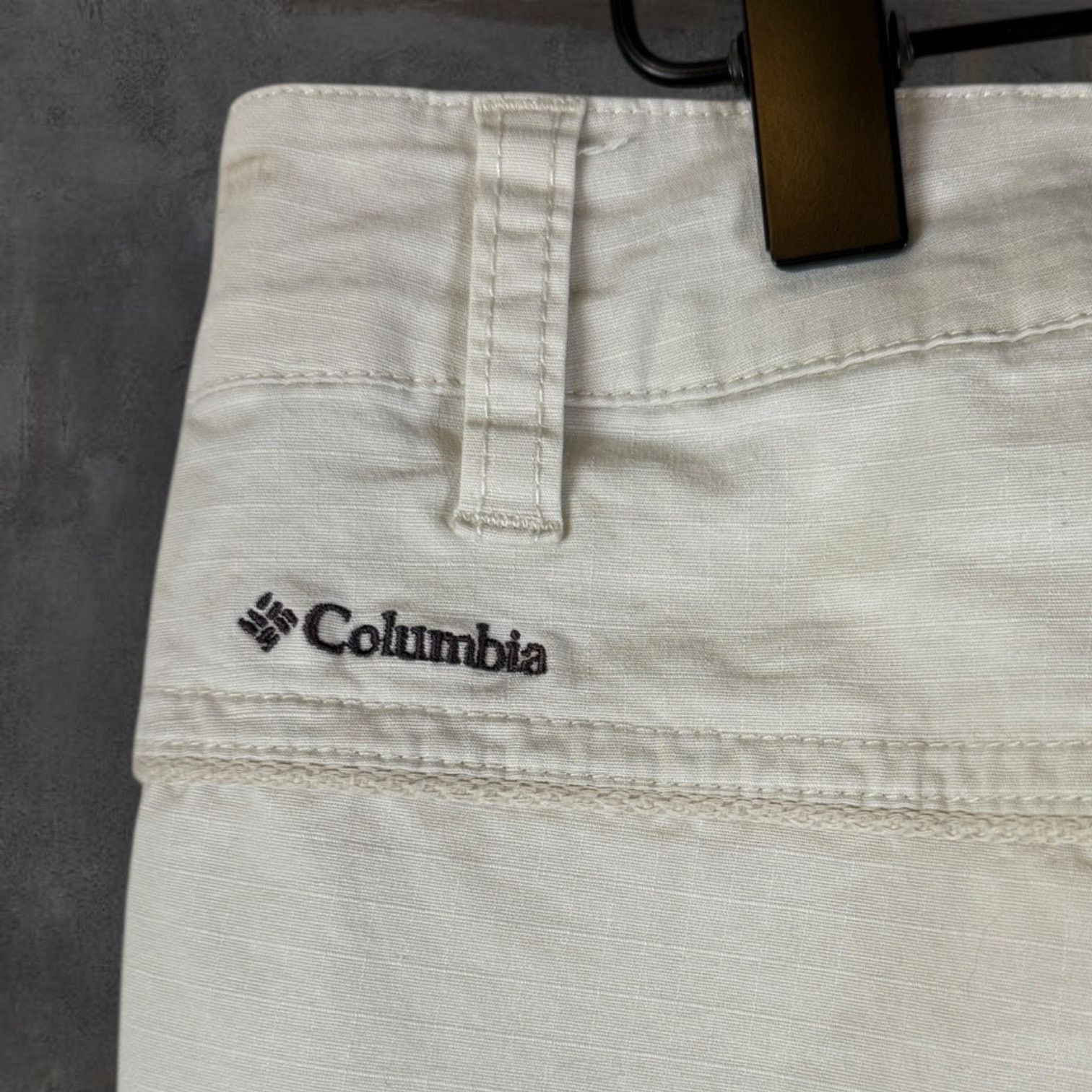 Columbia Columbia Women's Size 10 Reg Beige Hiking Pants Omni Shade Size 32" / US 10 / IT 46 - 7 Thumbnail