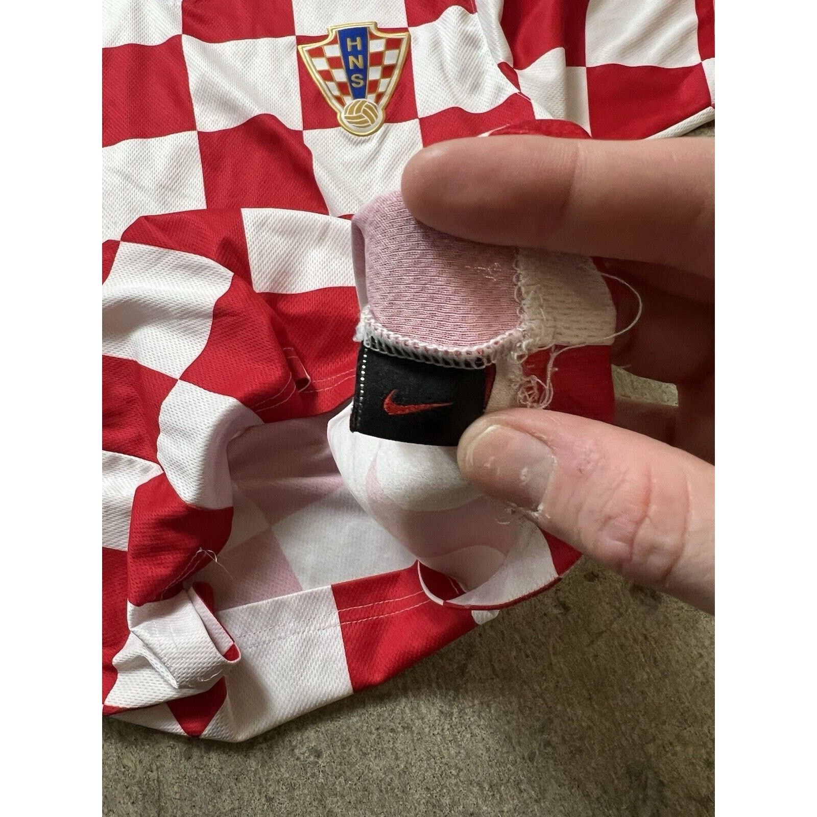 Nike Croatia Home football shirt Nike Camiseta Mens Size L Size US L / EU 52-54 / 3 - 6 Thumbnail