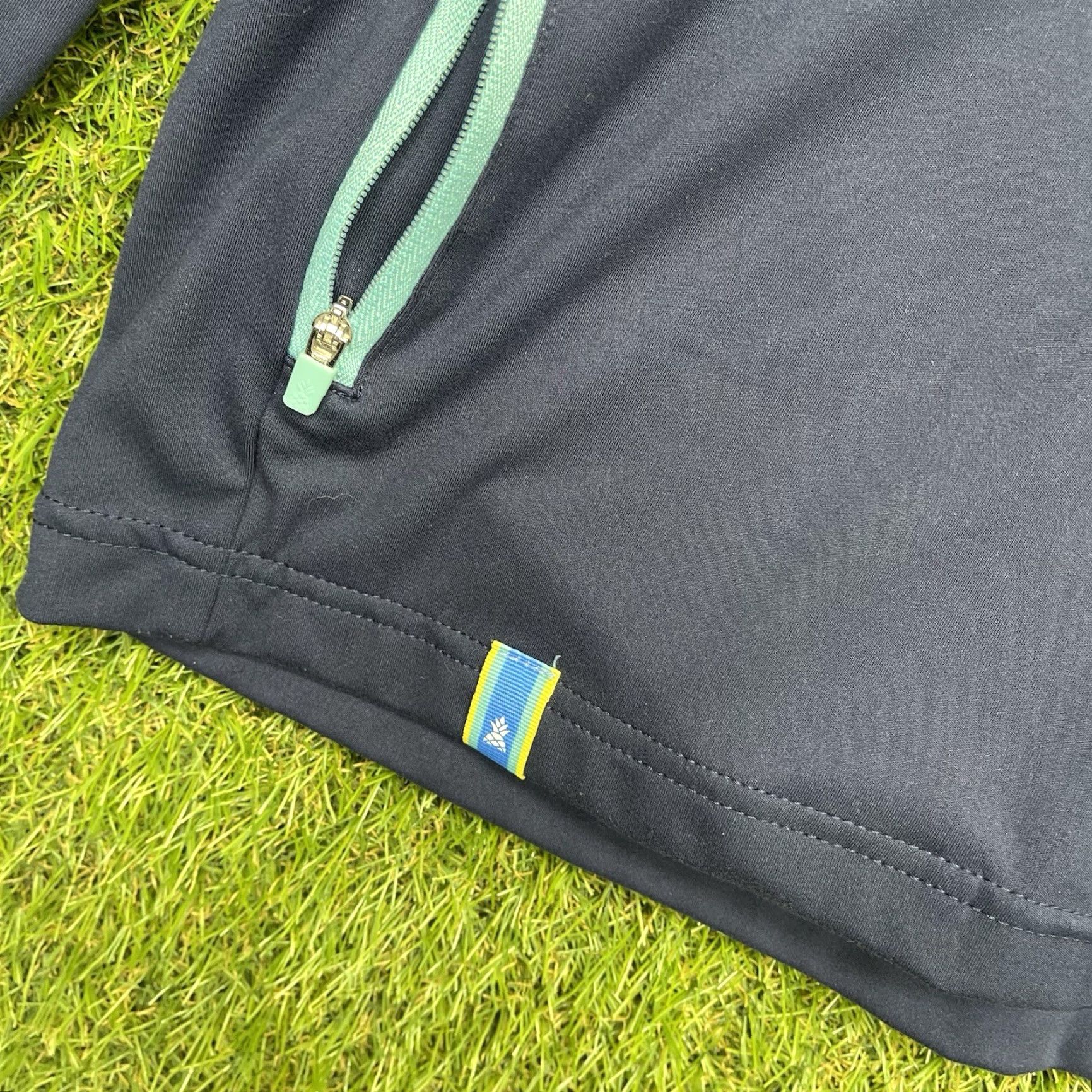 Chubbies Chubbies Sweatshirt 1/4 Zip Mens Medium Blue Long Sleeve Golf Performance Stretch Fleece Mock Neck Pullover Casual Classic Outdoor Preppy Size US M / EU 48-50 / 2 - 4 Thumbnail