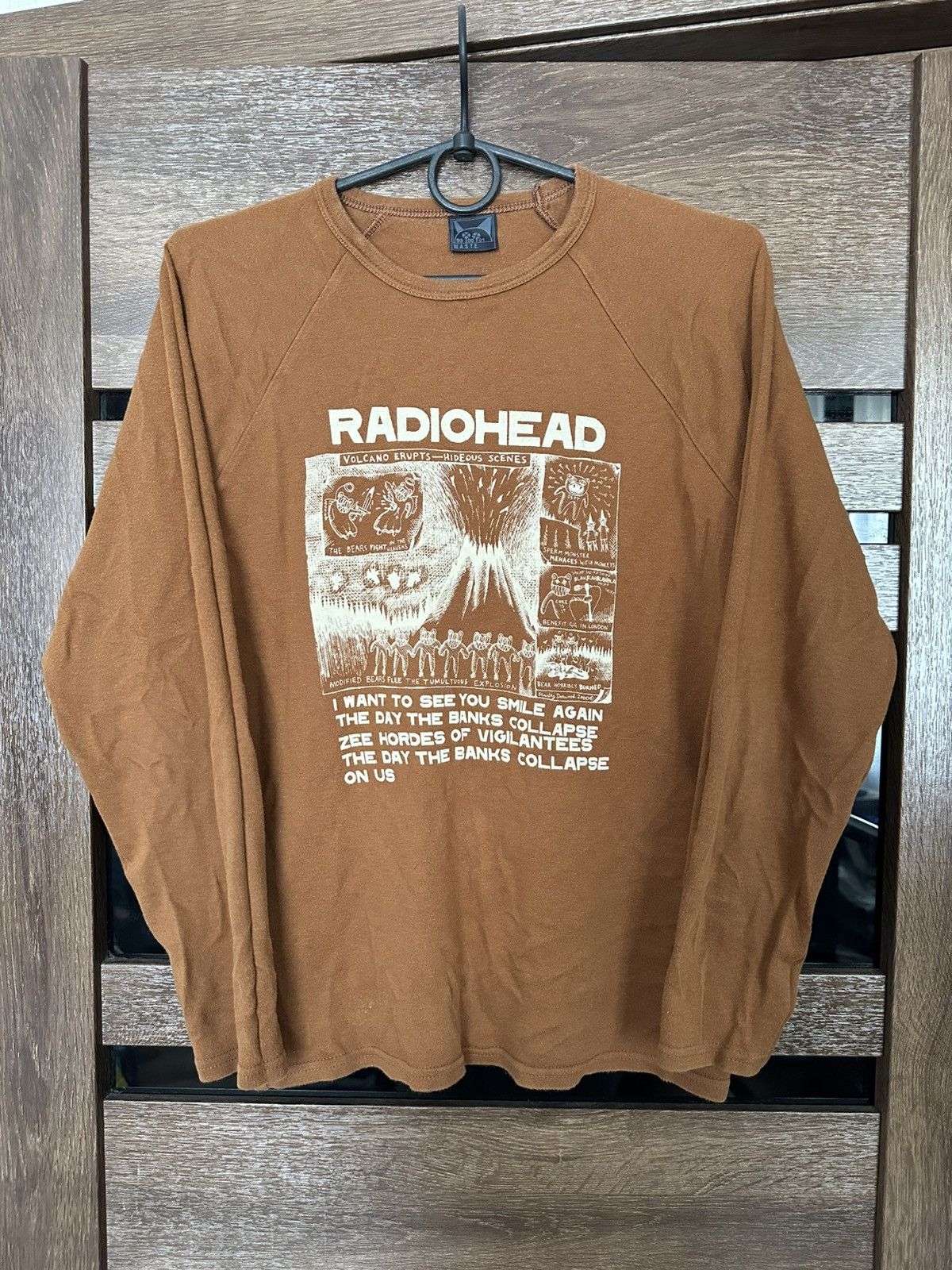 Band Tees 2000 Radiohead Volcano Erupts Vintage Band Long Sleeve Tee Size US S / EU 44-46 / 1 - 2 Thumbnail