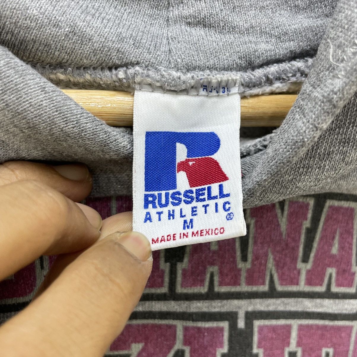 Russell Athletic 💥Vintage Russell Montana Grizzlies Charging Bear Hooded Size US M / EU 48-50 / 2 - 5 Thumbnail