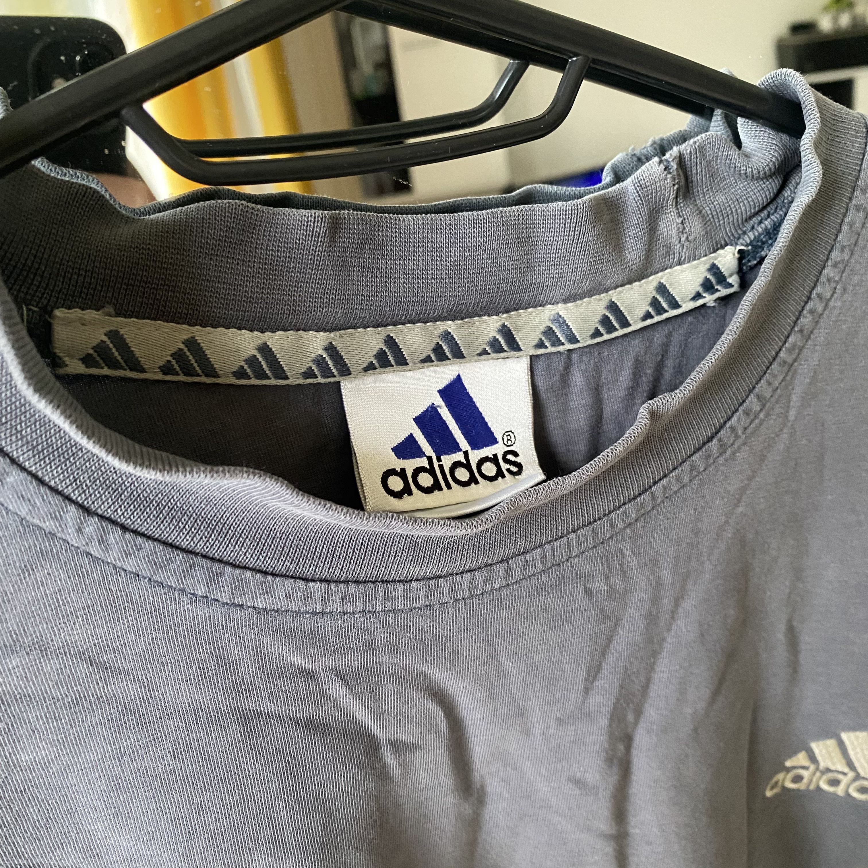 Adidas Vintage y2k t-shirt Adidas Size US M / EU 48-50 / 2 - 4 Thumbnail