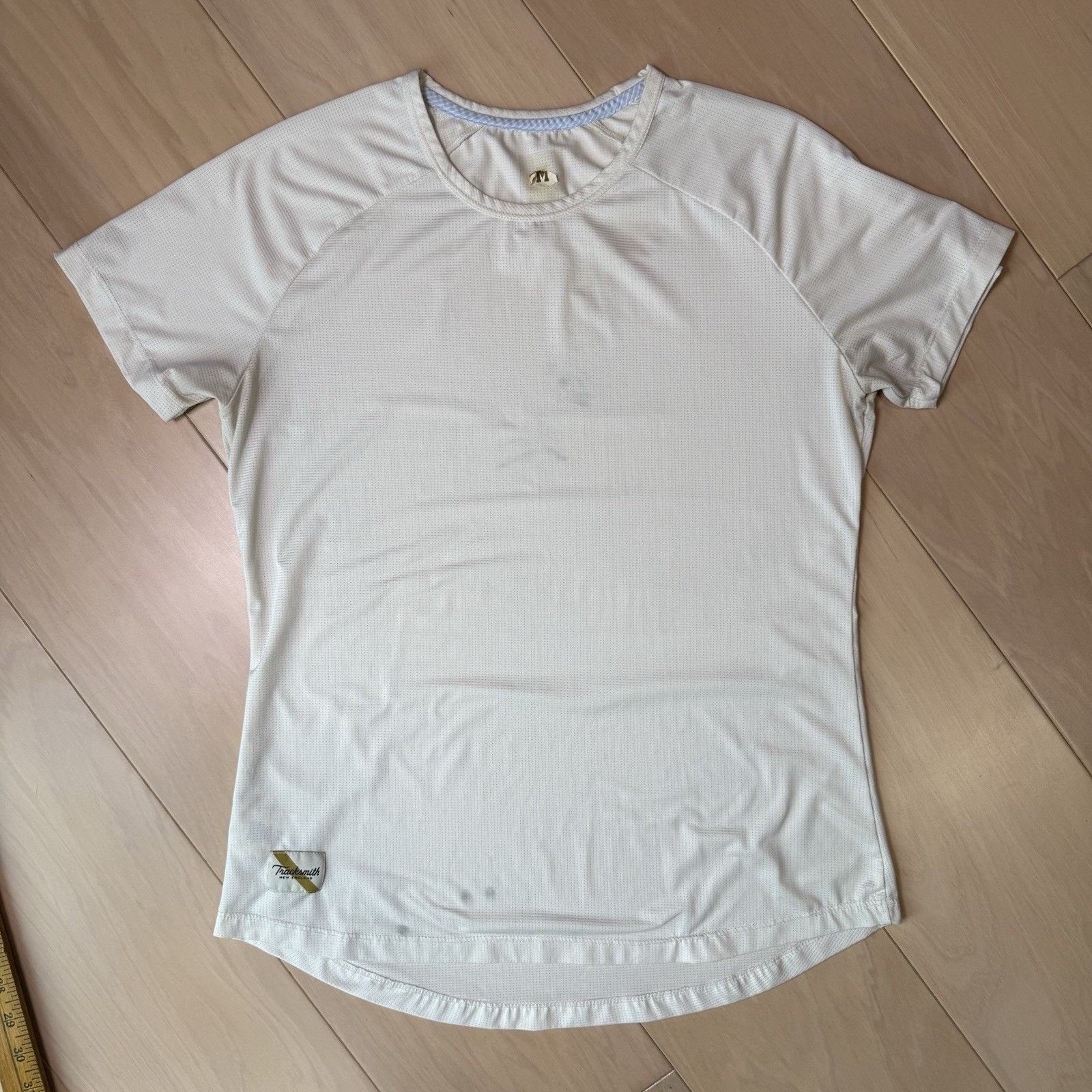 Tracksmith New England Tracksmith Shirt Women's Medium Ivory Short Sleeve Running Size M / US 6-8 / IT 42-44 - 3 Thumbnail
