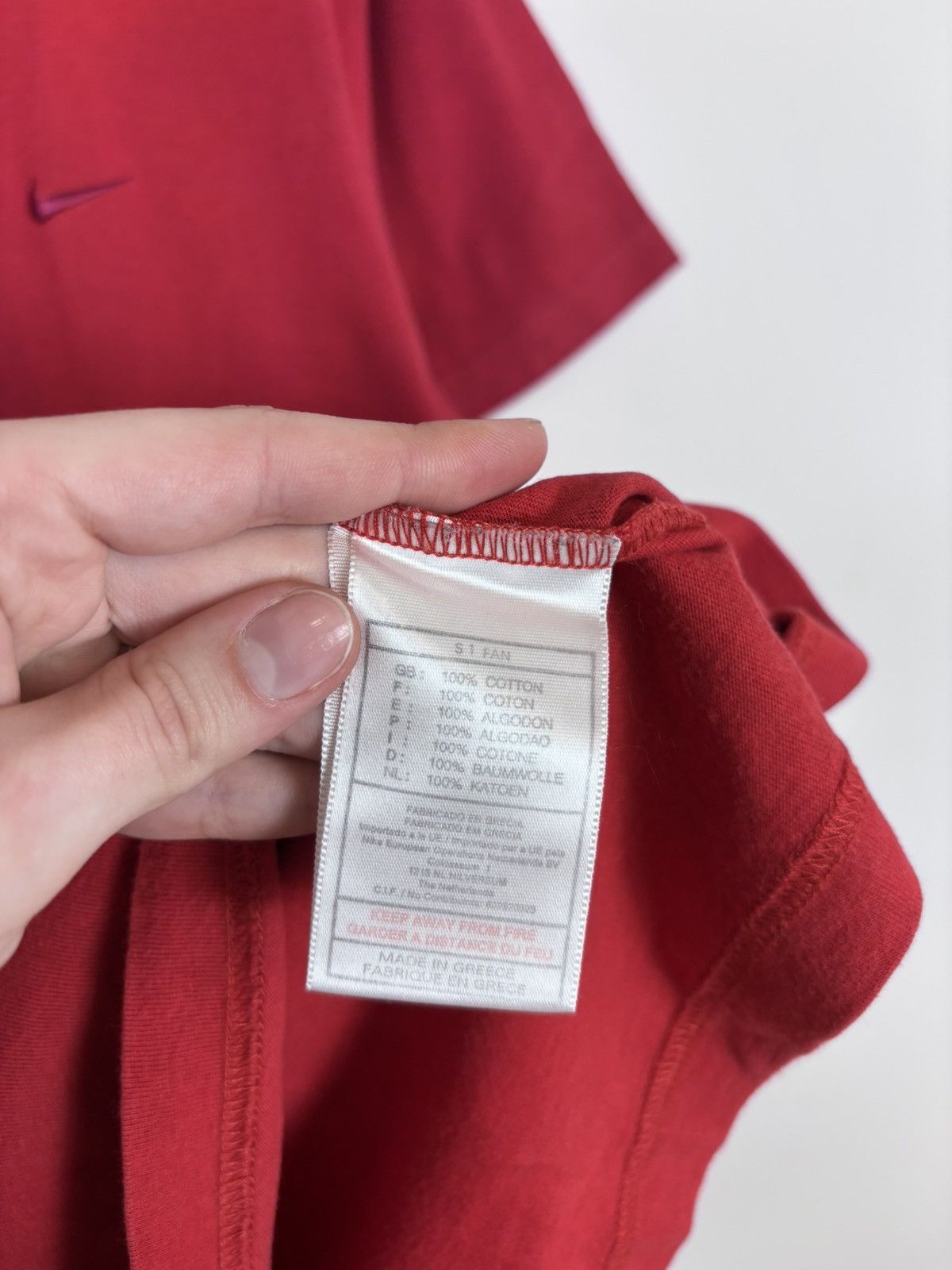 Nike Vintage Nike Y2K Red Swoosh Hype T-Shirt Tee Size US S / EU 44-46 / 1 - 11 Thumbnail