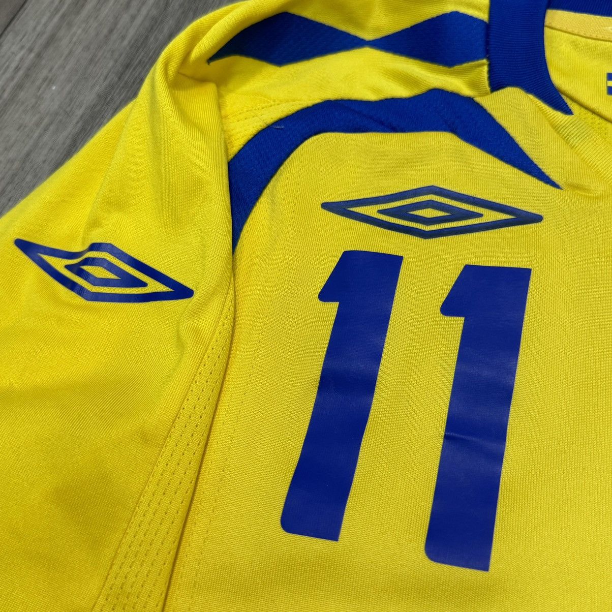 Umbro Sweden 07/09 home shirt #11 Larsson Size US S / EU 44-46 / 1 - 4 Thumbnail