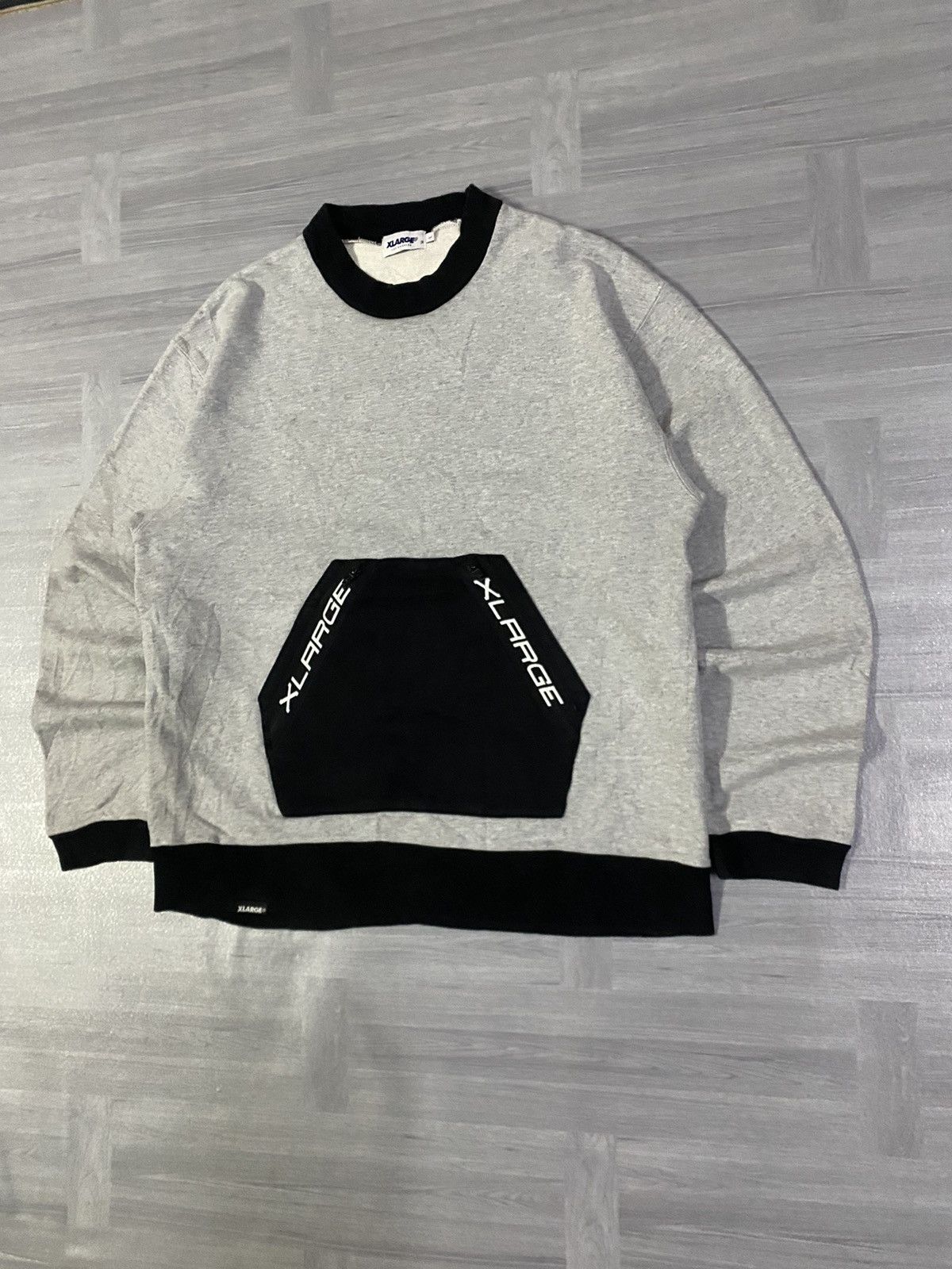 Xlarge XLarge Sweatshirt With Contrasting Design Kangaroo Pocket Size US L / EU 52-54 / 3 - 2 Thumbnail