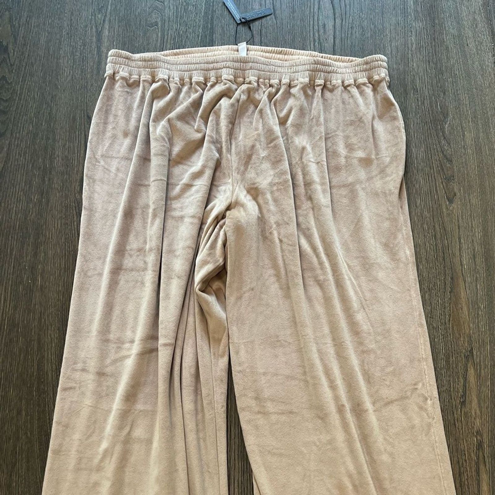 SKIMS NWT Skims Velour Track Pants Wide Leg Honey Size 3X Size 42" / US 20 - 3 Thumbnail