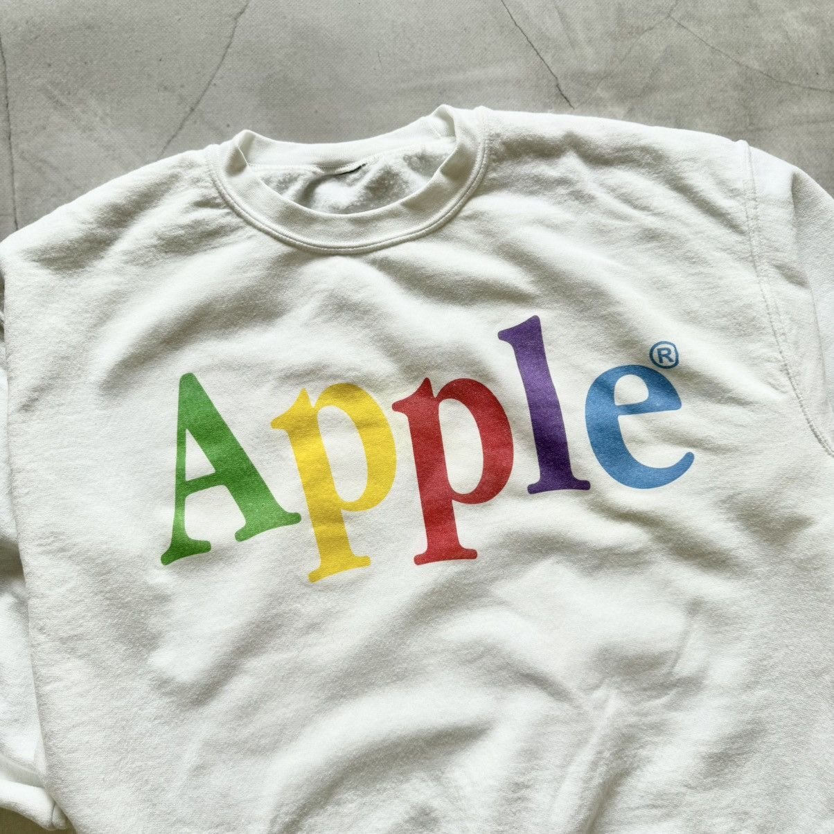 Apple Vintage Apple Big Logo Sweatshirt Crewneck Size US M / EU 48-50 / 2 - 2 Thumbnail