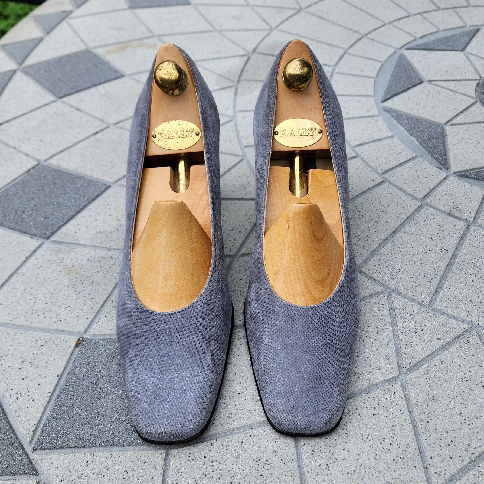 Bally Bally Nebria Sheen Suede Court Shoes Pumps 7.5 Size US 7.5 / IT 37.5 - 10 Thumbnail