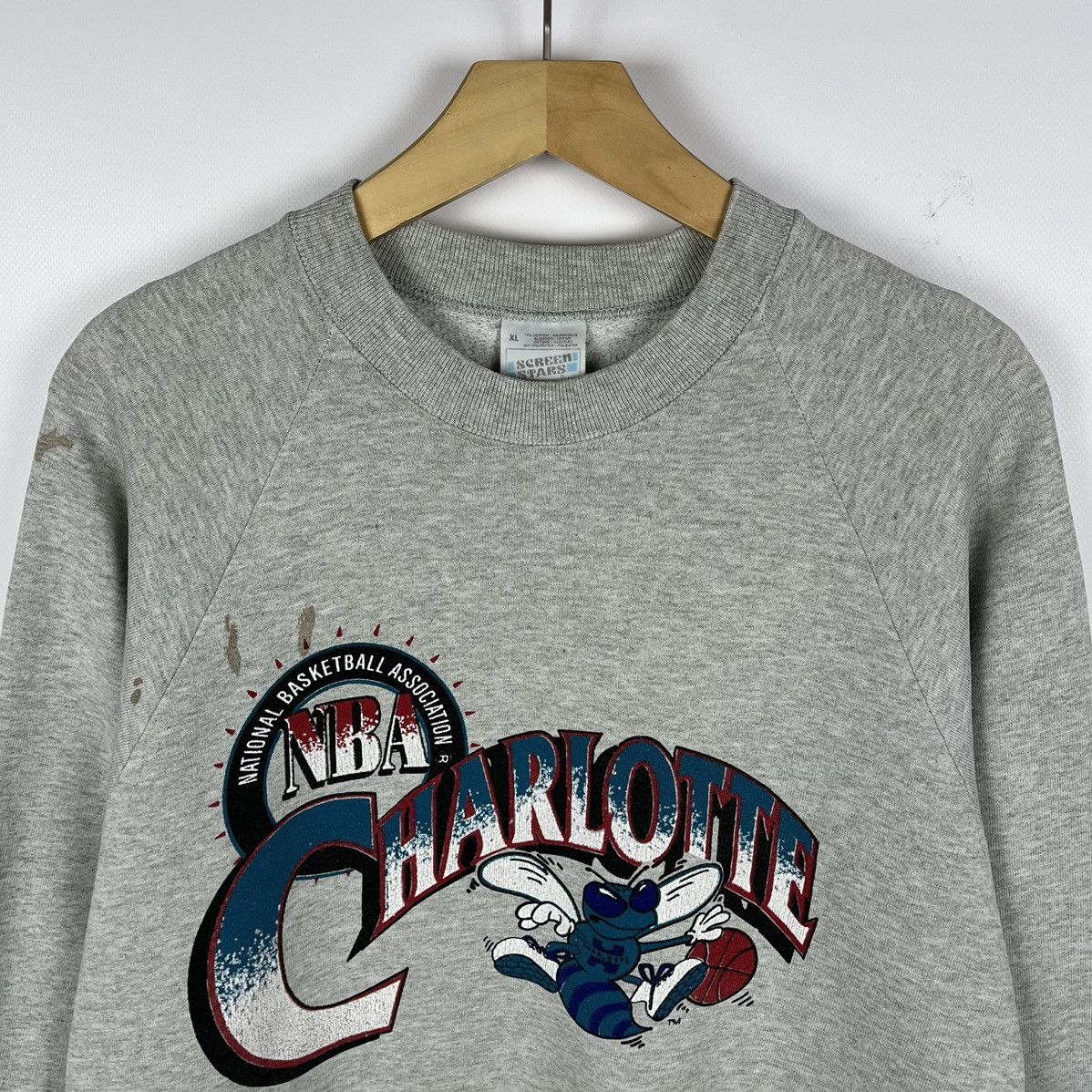 NBA Vintage Charlotte Hornets NBA big logo sweatshirt 90’s Size US XL / EU 56 / 4 - 2 Thumbnail